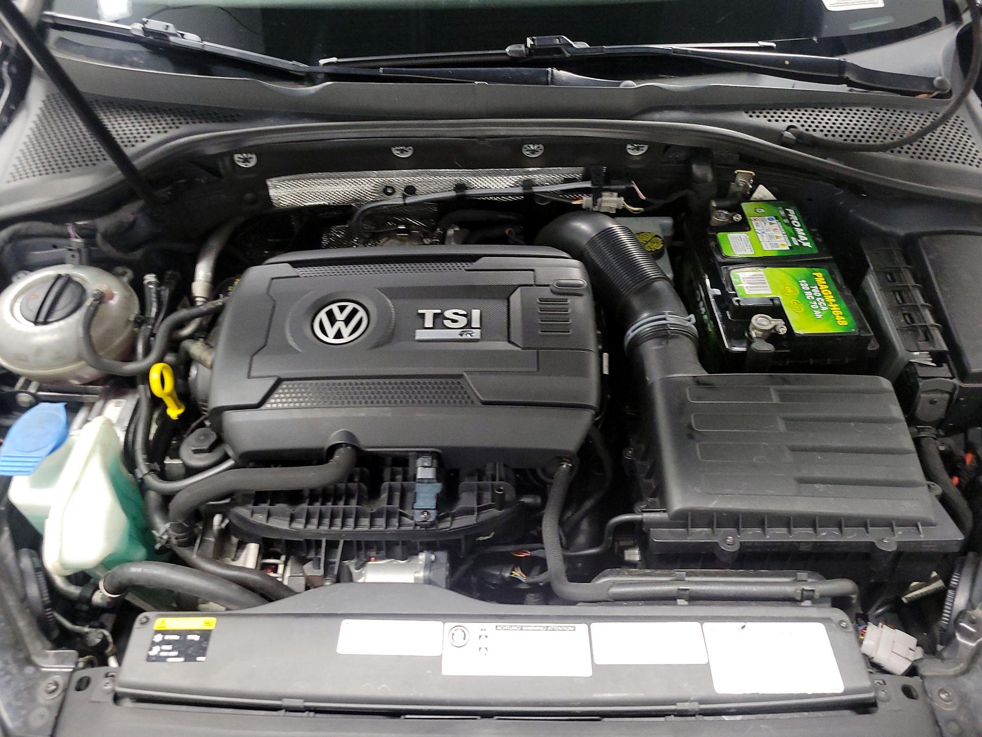 Thumbnail: 2016 Volkswagen Golf - 19