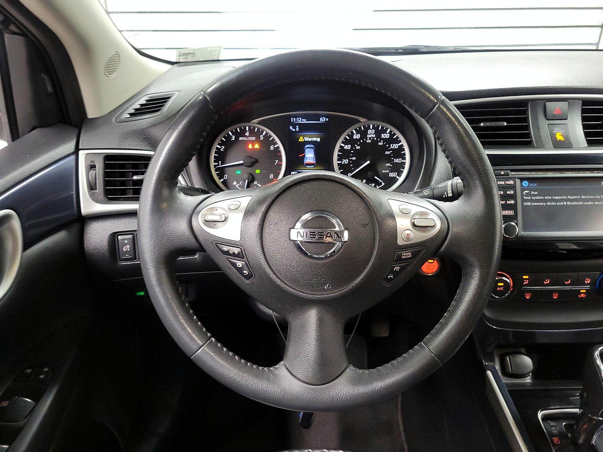 Thumbnail: 2016 Nissan Sentra - 10