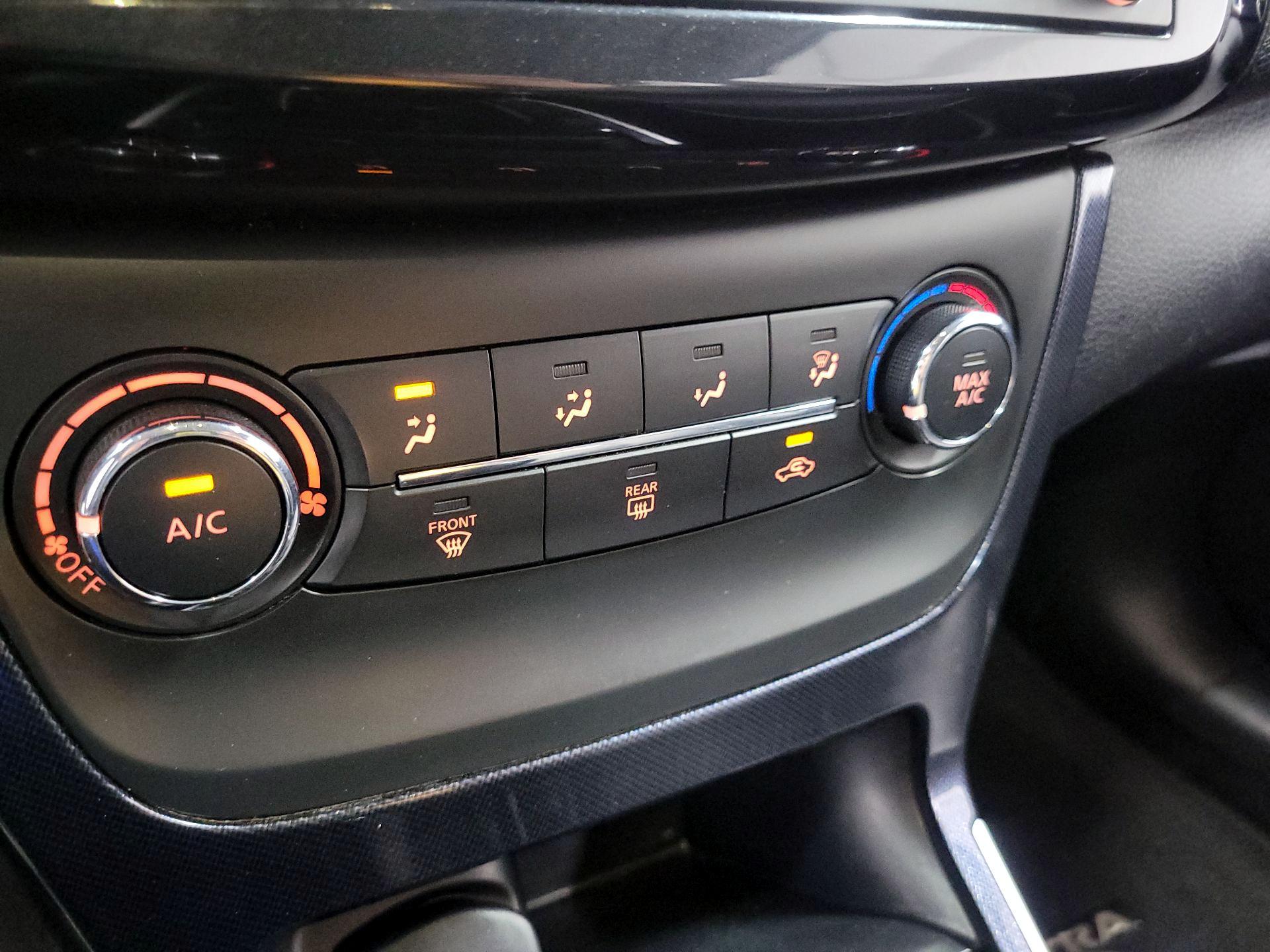 Thumbnail: 2016 Nissan Sentra - 15