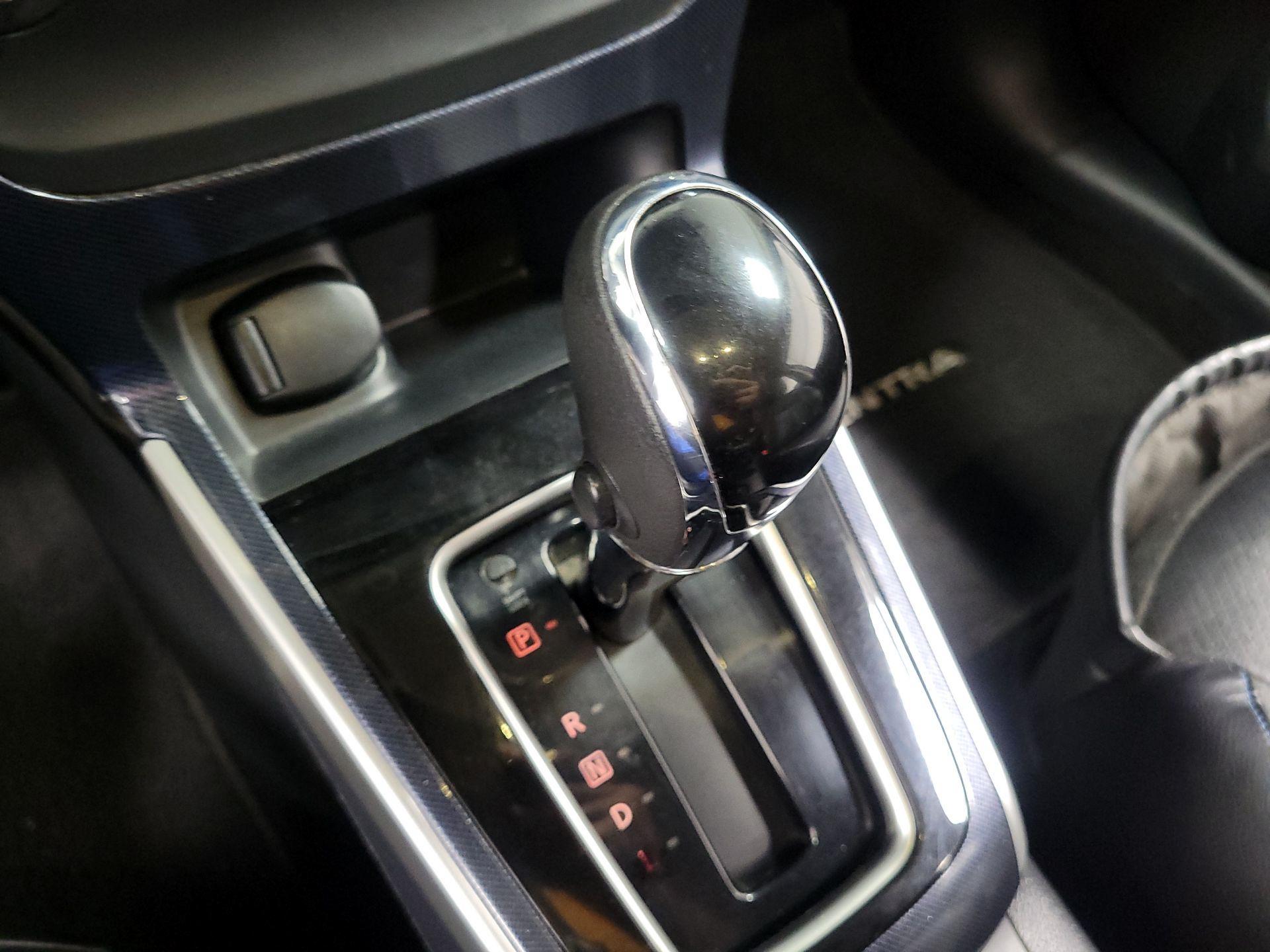 Thumbnail: 2016 Nissan Sentra - 16