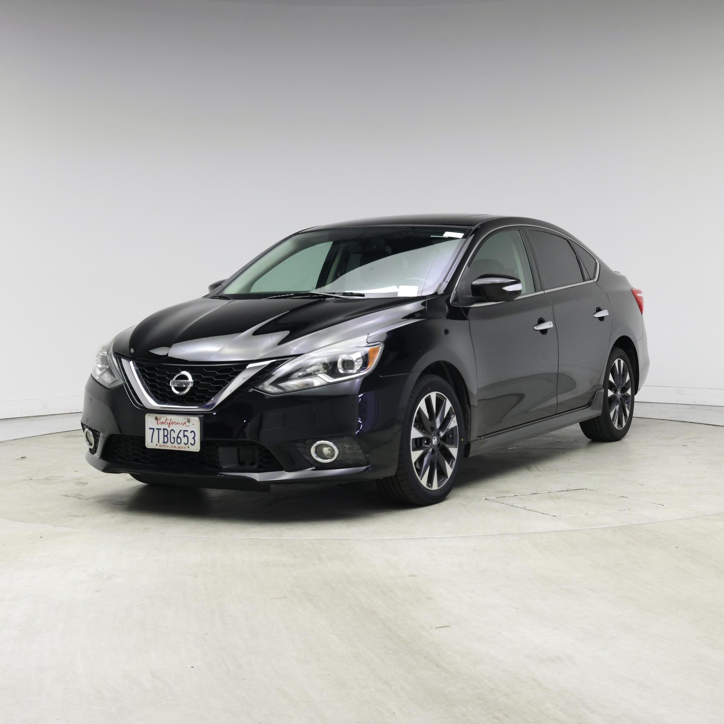 Thumbnail: 2016 Nissan Sentra - 4