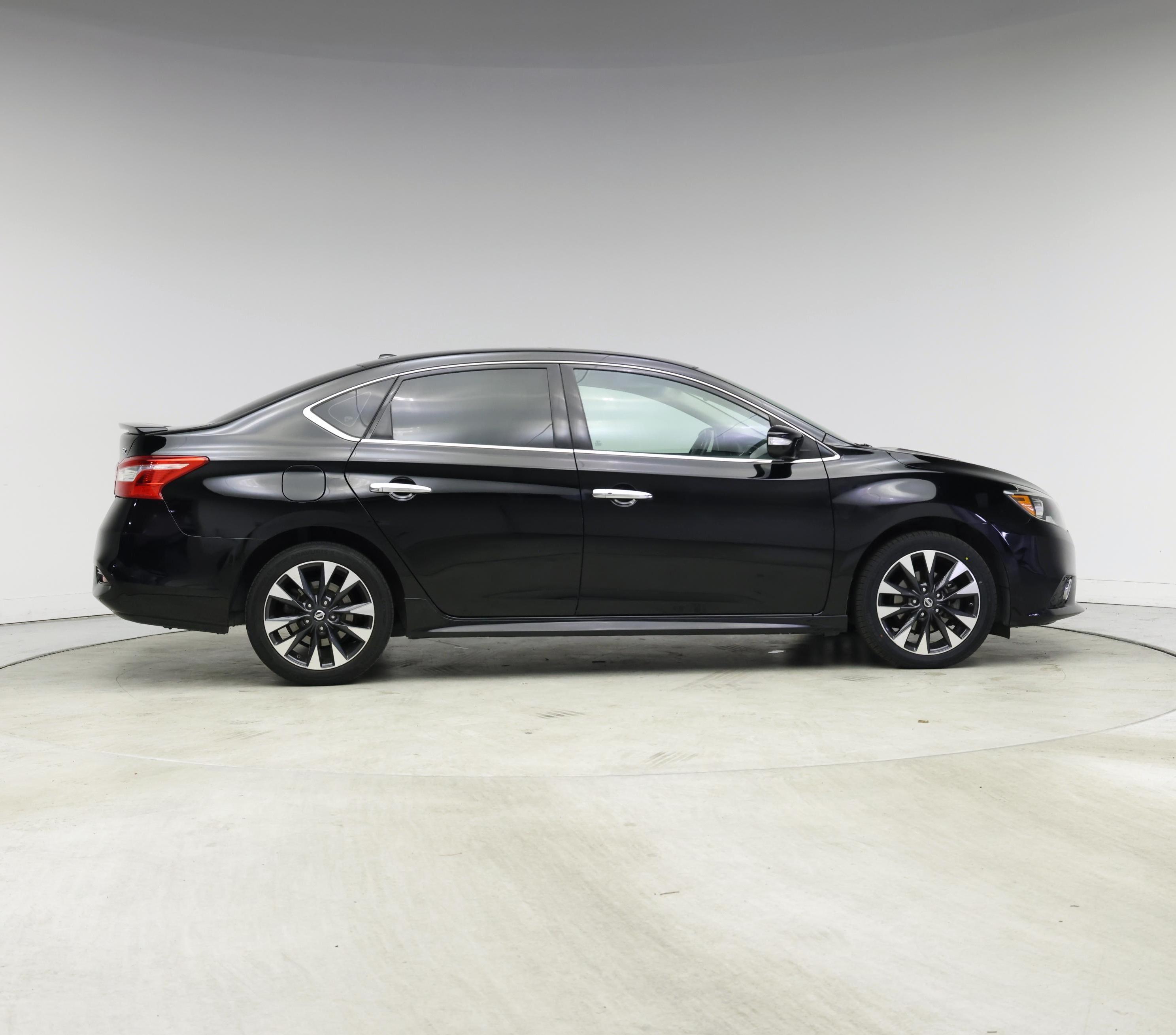 Thumbnail: 2016 Nissan Sentra - 7