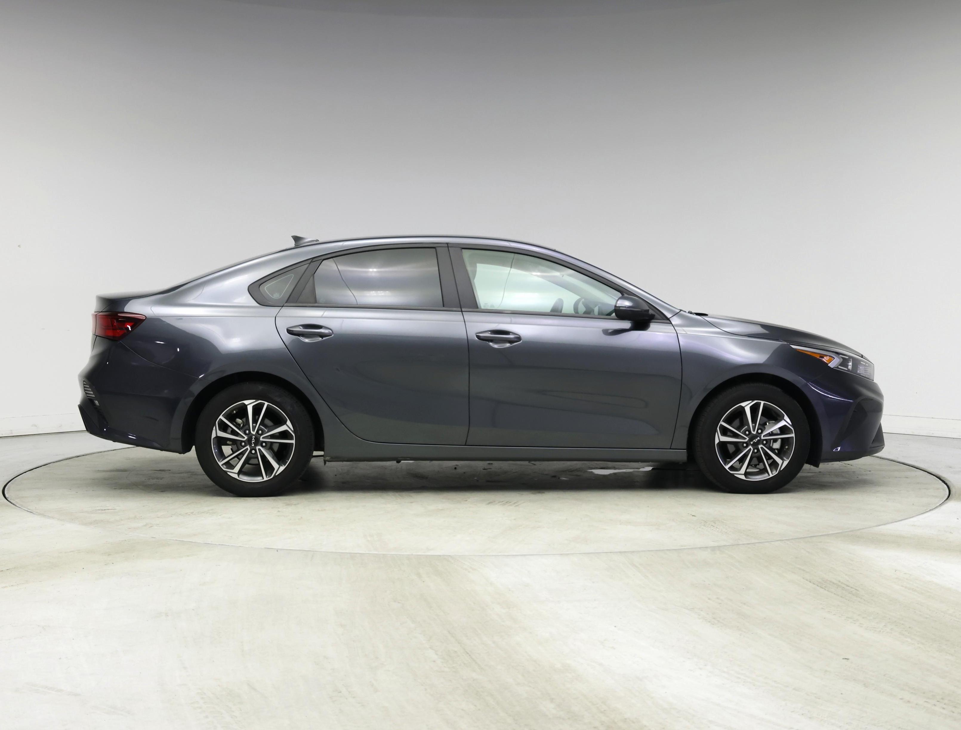 Thumbnail: 2024 Kia Forte - 7