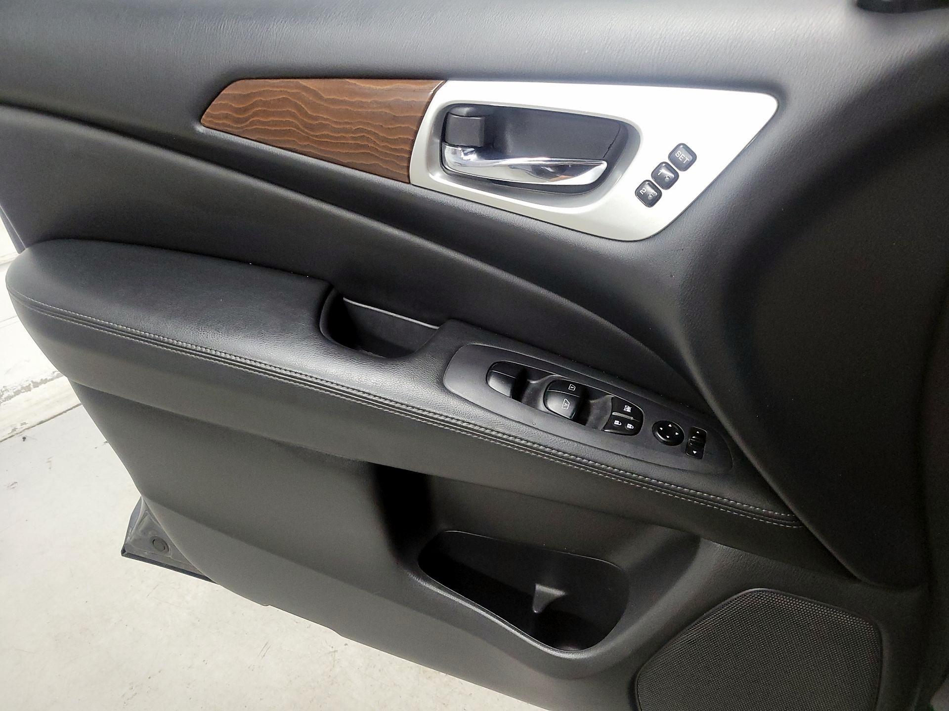 Thumbnail: 2017 Nissan Pathfinder - 12