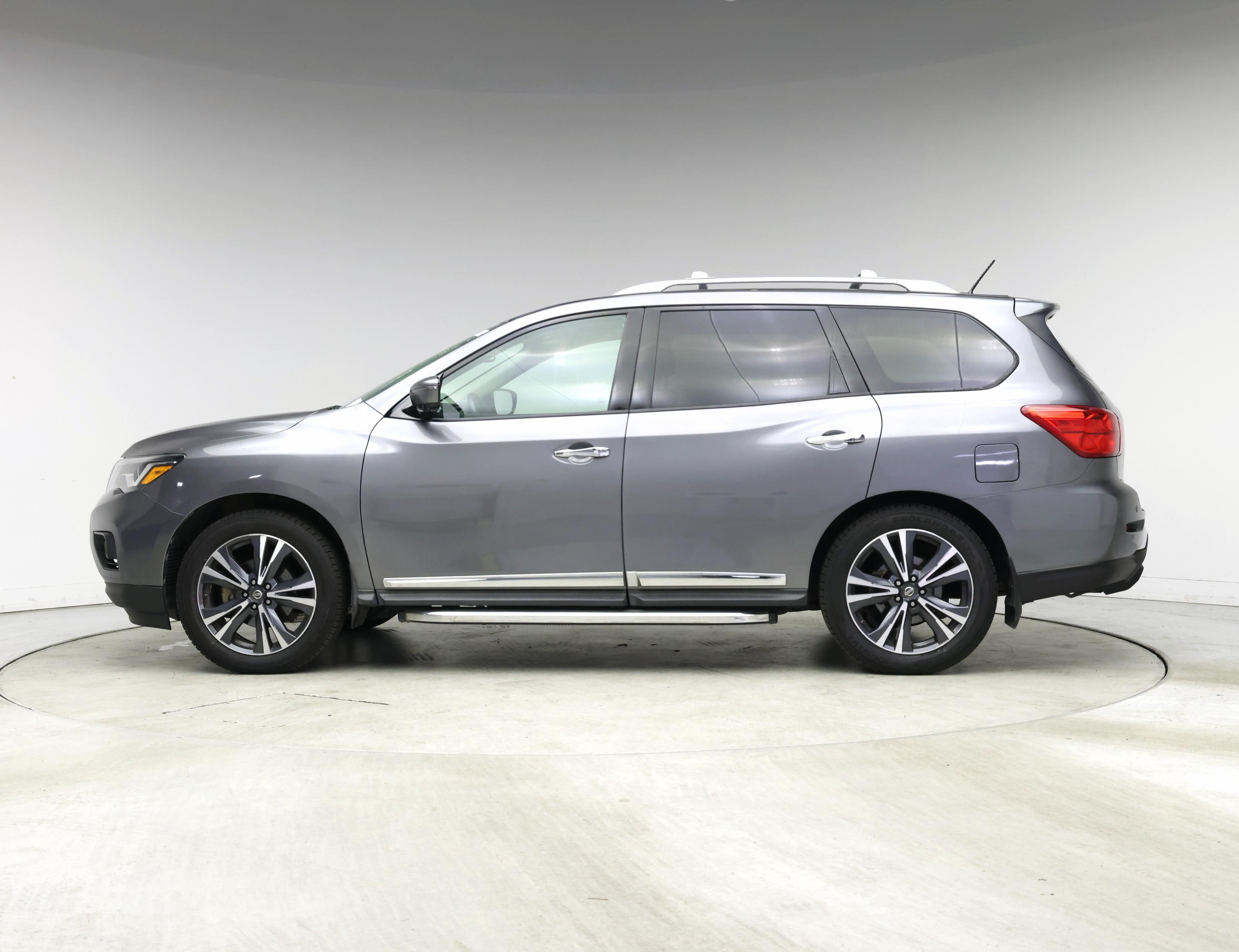 Thumbnail: 2017 Nissan Pathfinder - 3