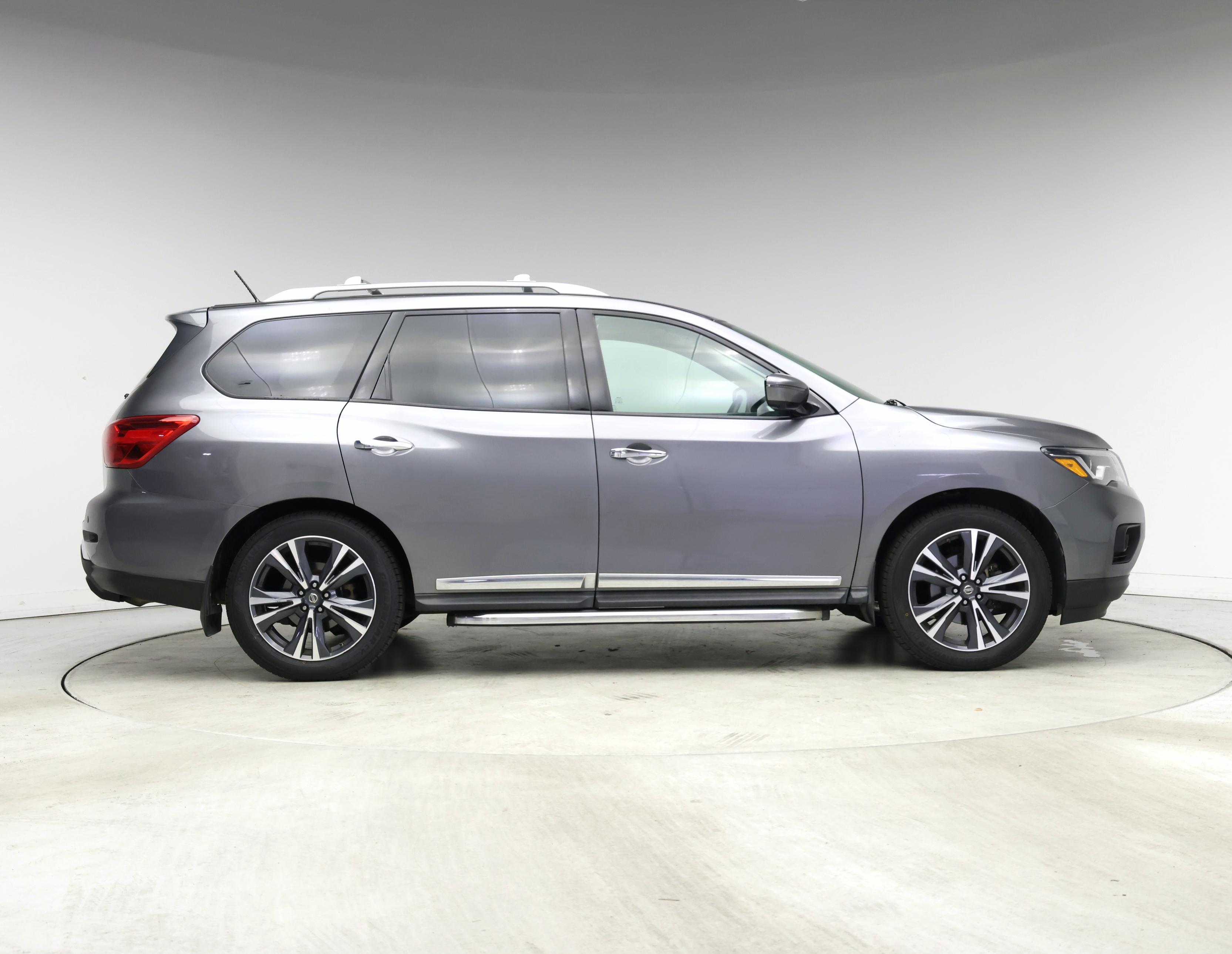 Thumbnail: 2017 Nissan Pathfinder - 7