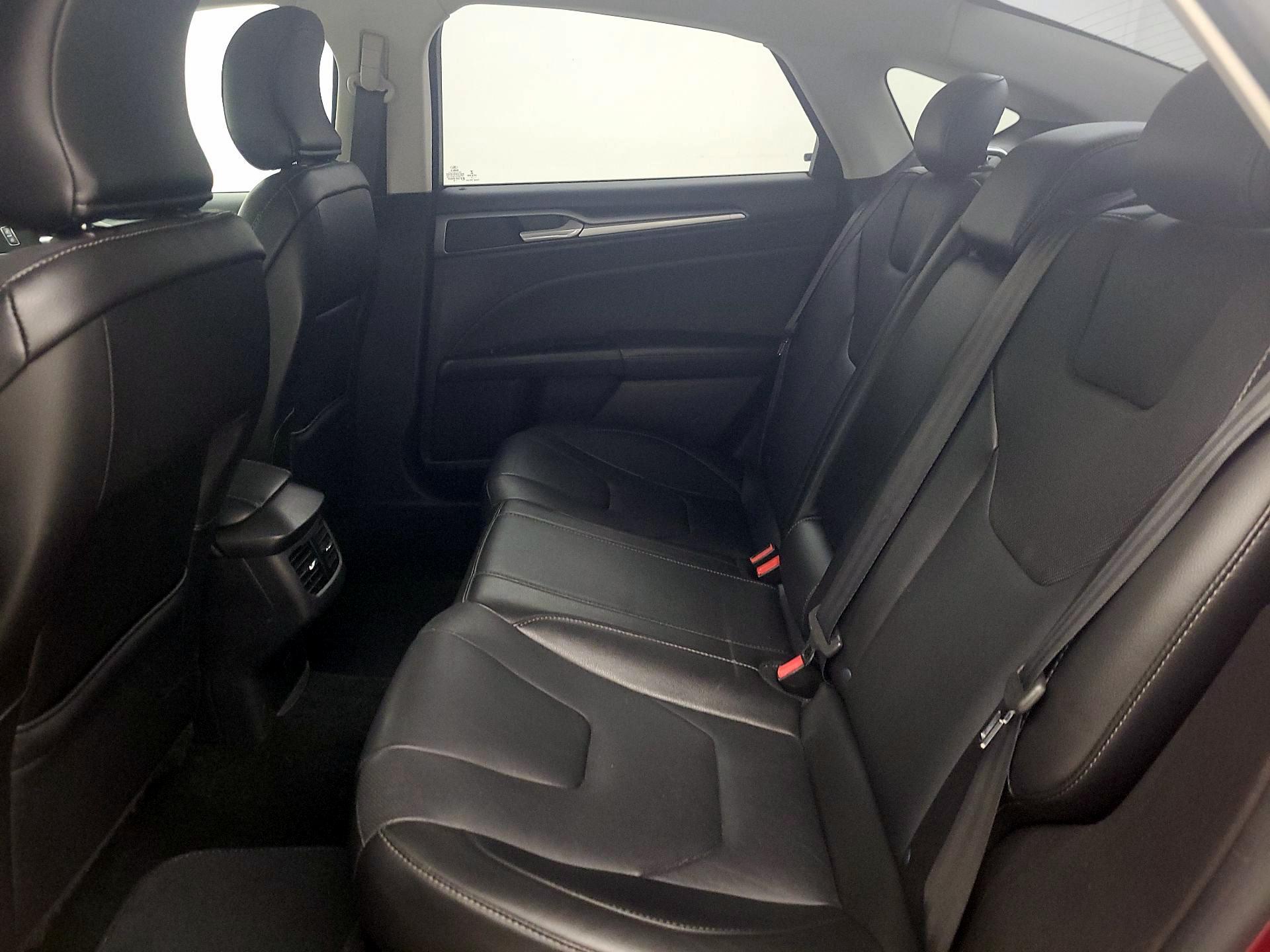 Thumbnail: 2016 Ford Fusion - 18