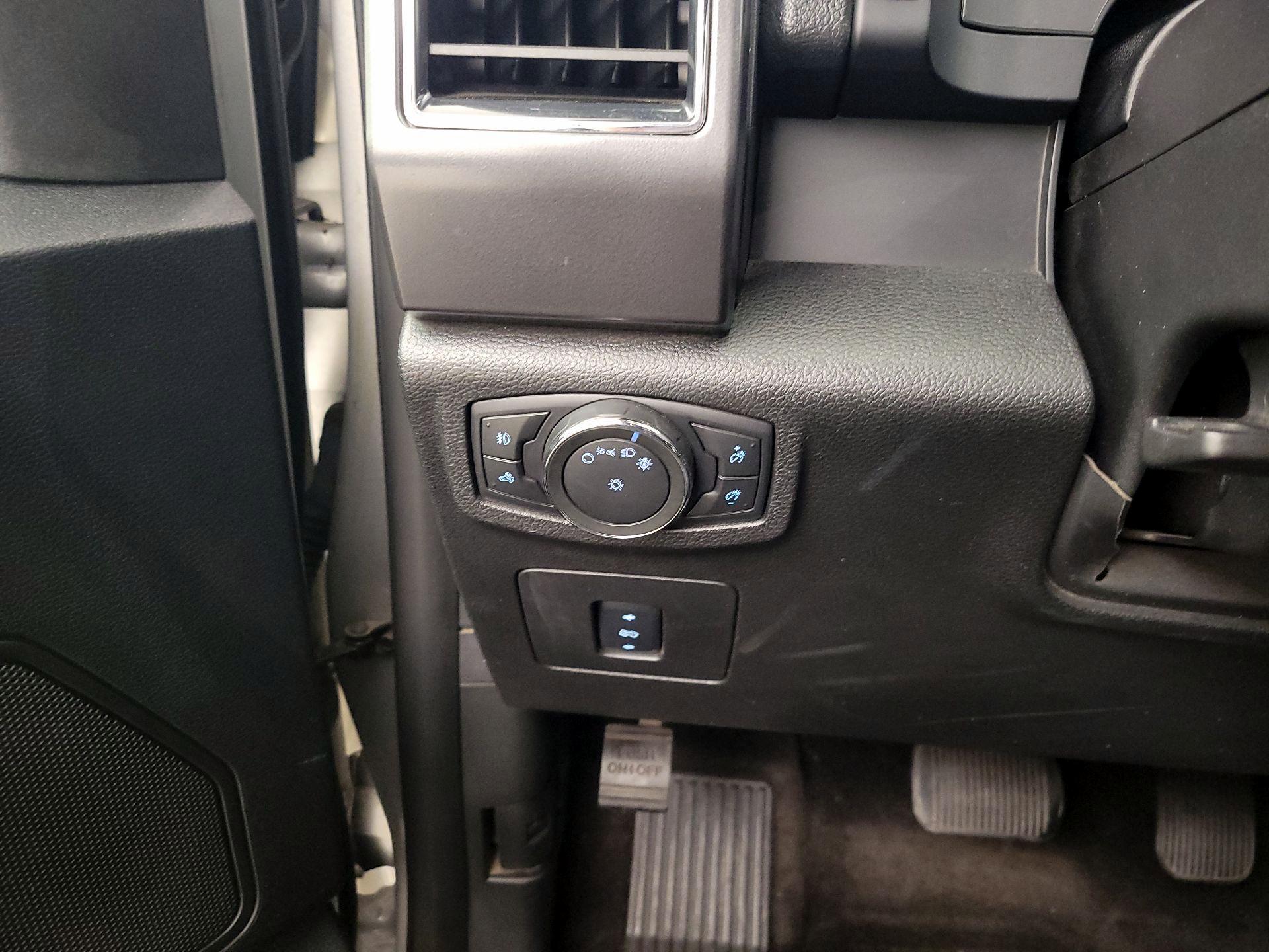 Thumbnail: 2017 Ford F-150 - 13