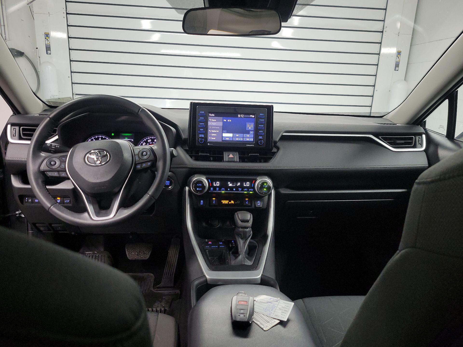 Thumbnail: 2022 Toyota RAV4 - 9