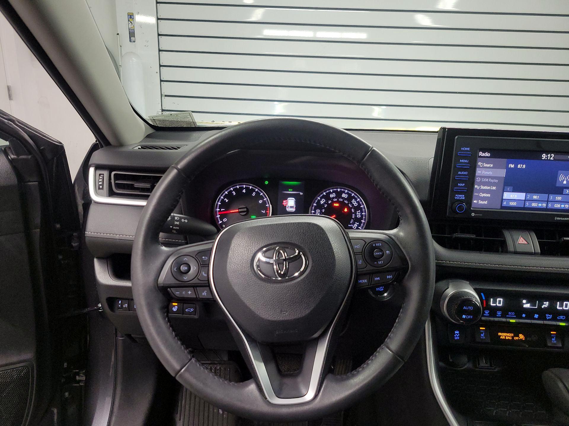 Thumbnail: 2022 Toyota RAV4 - 10