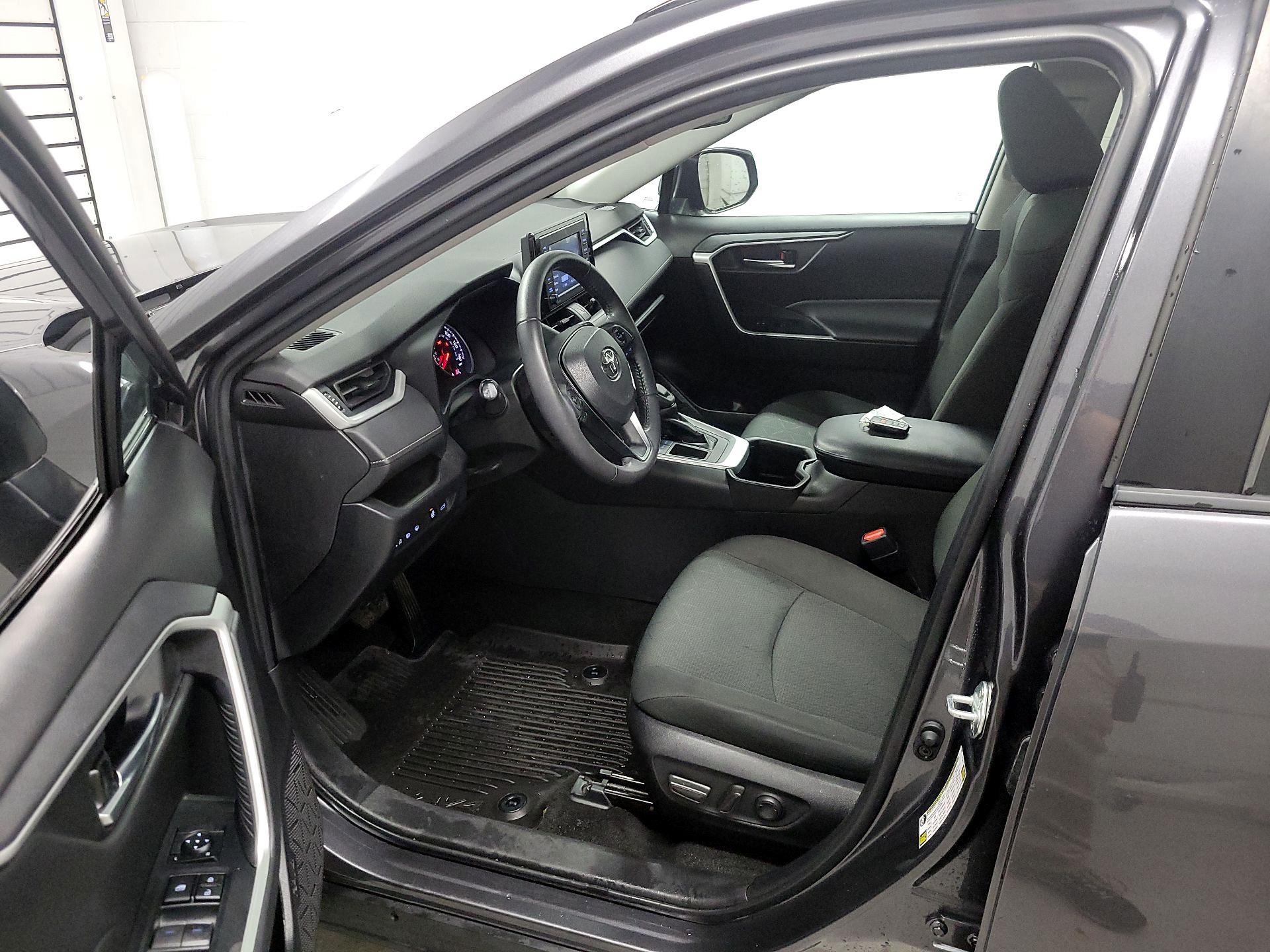 Thumbnail: 2022 Toyota RAV4 - 11