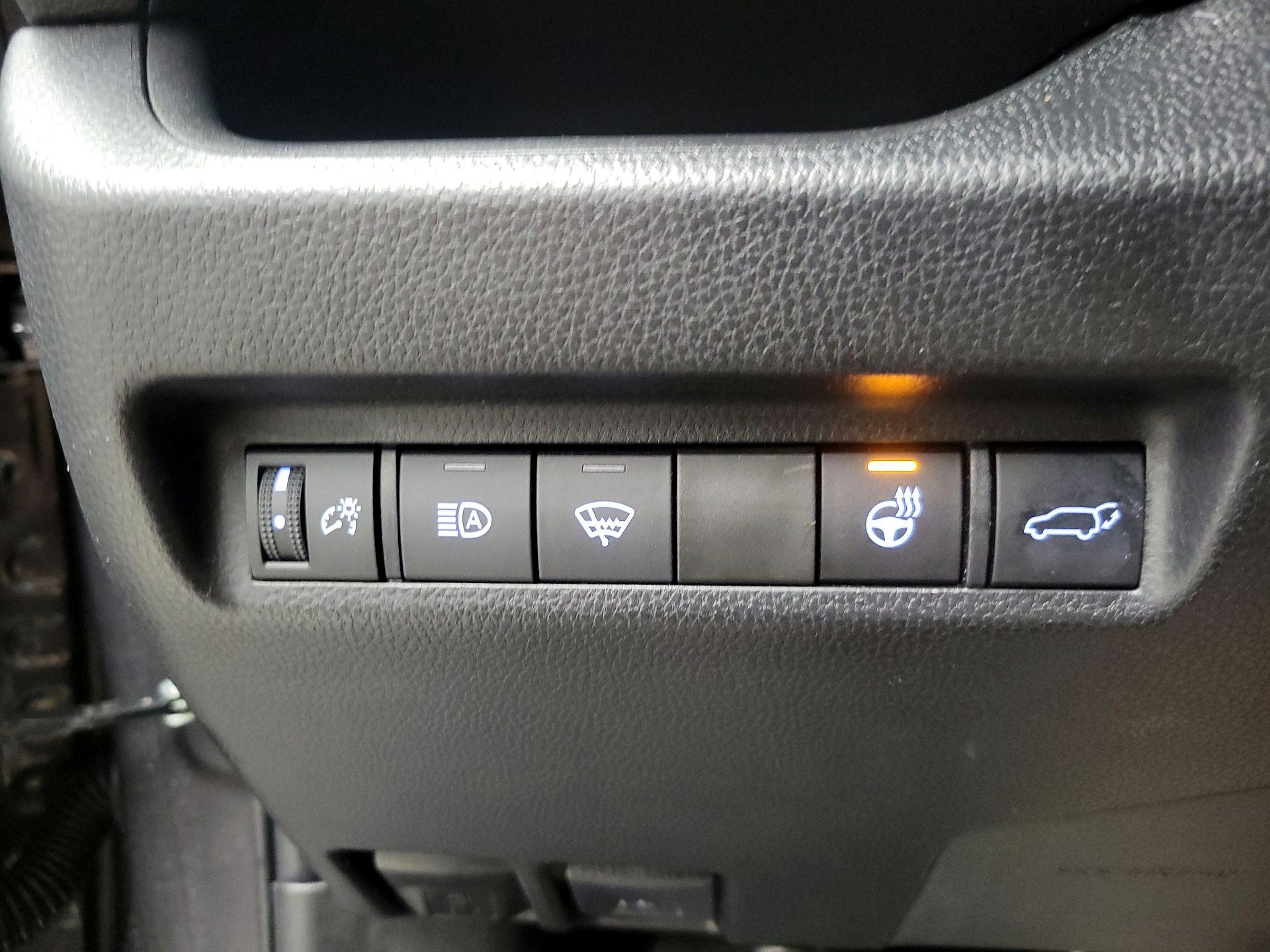 Thumbnail: 2022 Toyota RAV4 - 13