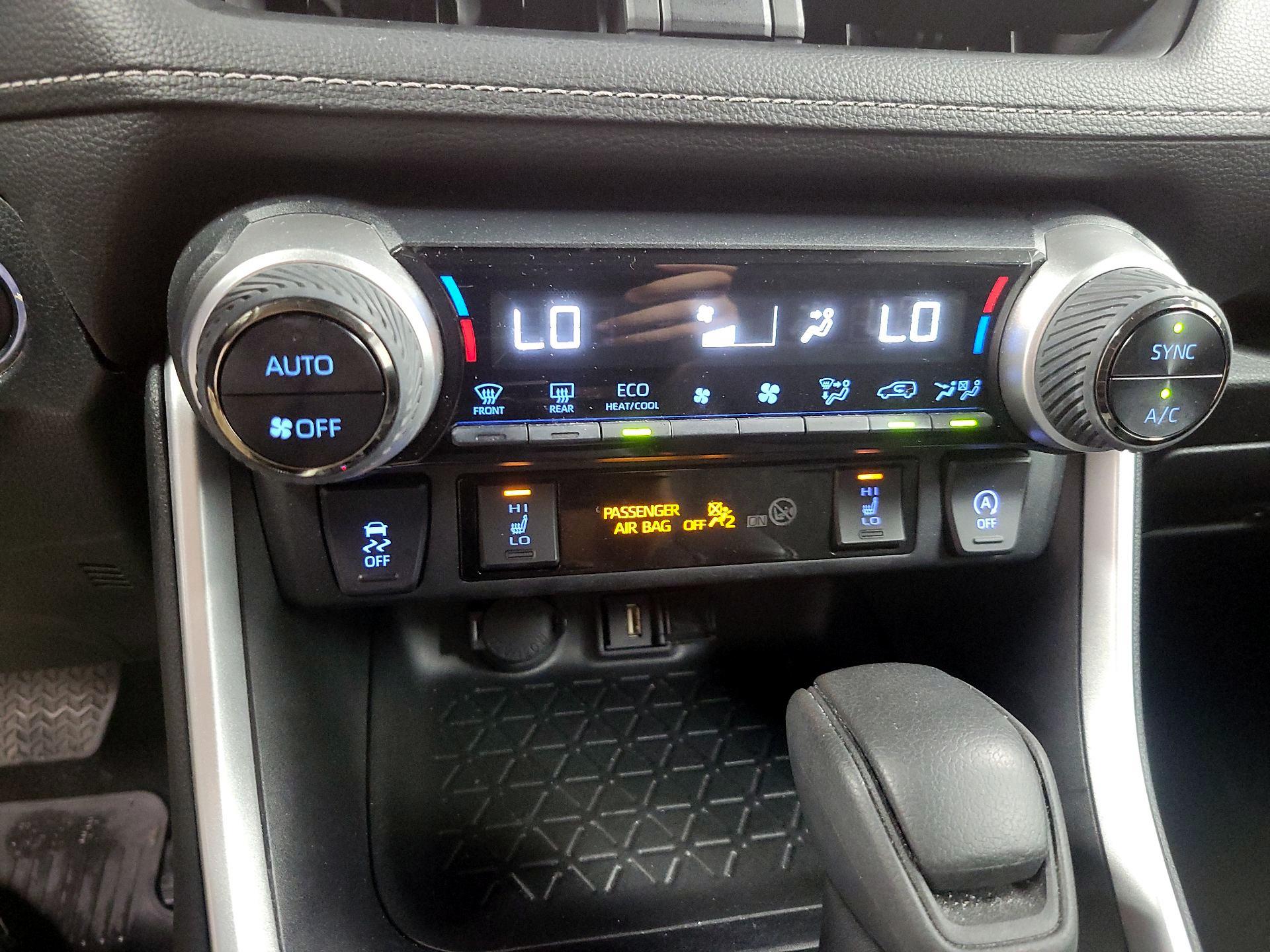 Thumbnail: 2022 Toyota RAV4 - 16