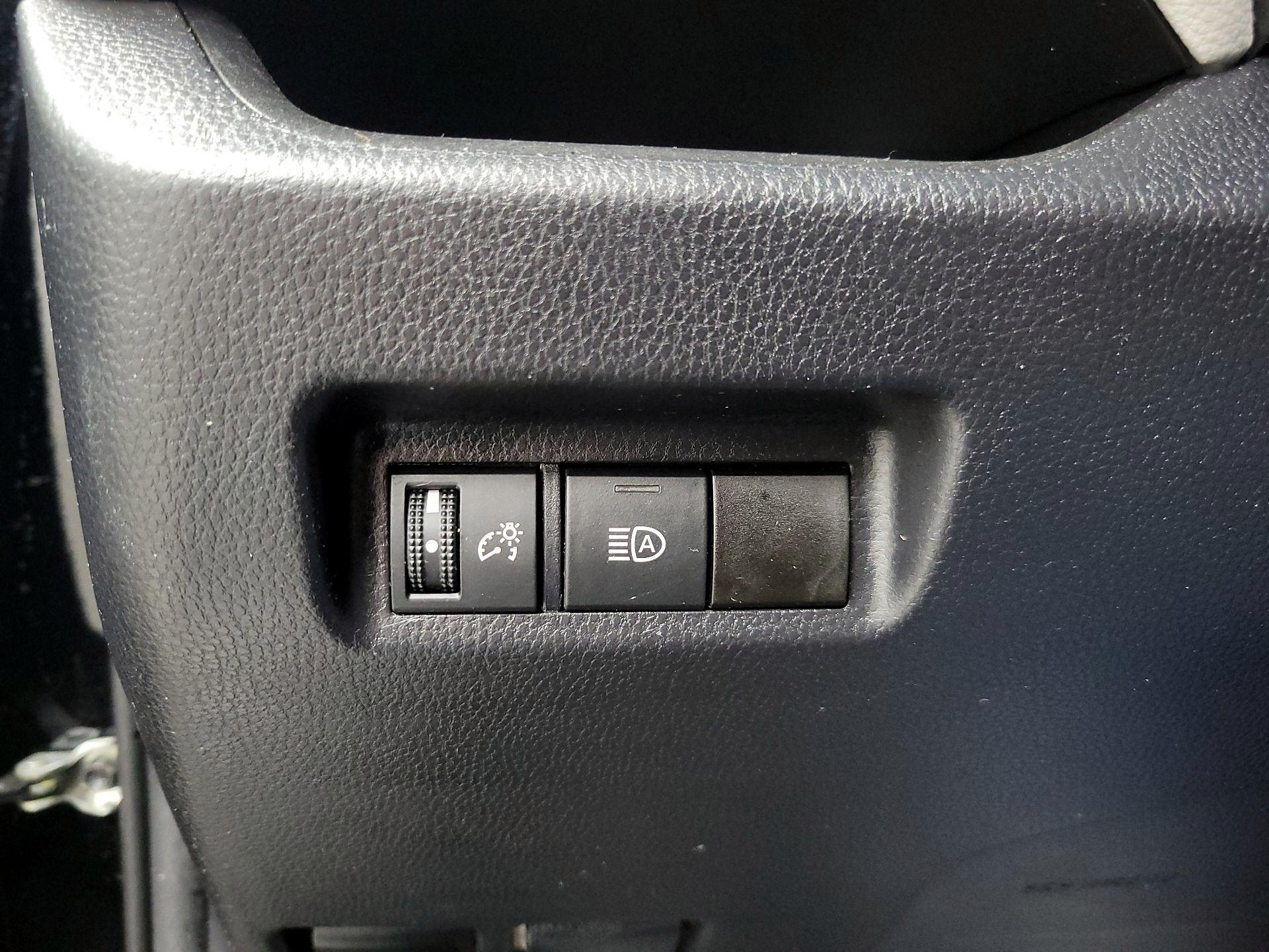 Thumbnail: 2021 Toyota RAV4 - 13