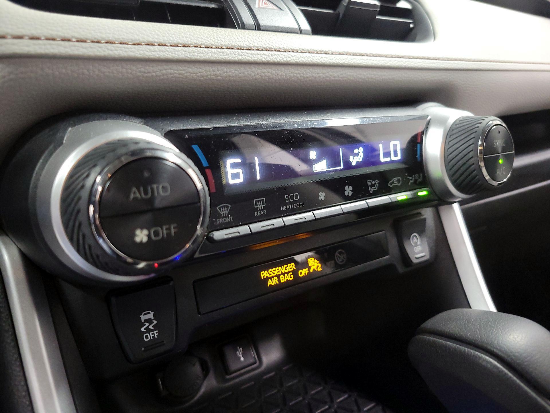 Thumbnail: 2021 Toyota RAV4 - 16