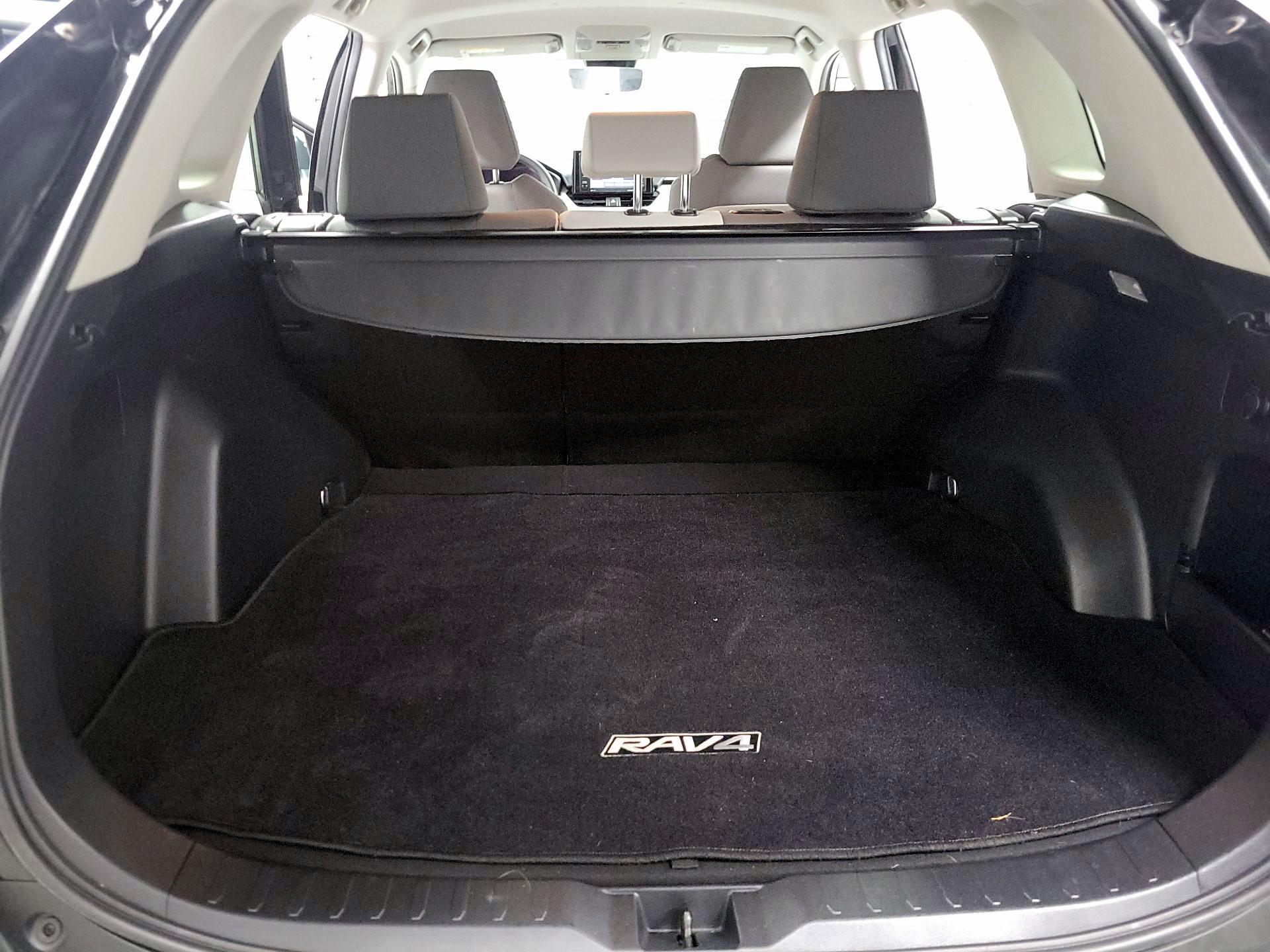 Thumbnail: 2021 Toyota RAV4 - 20