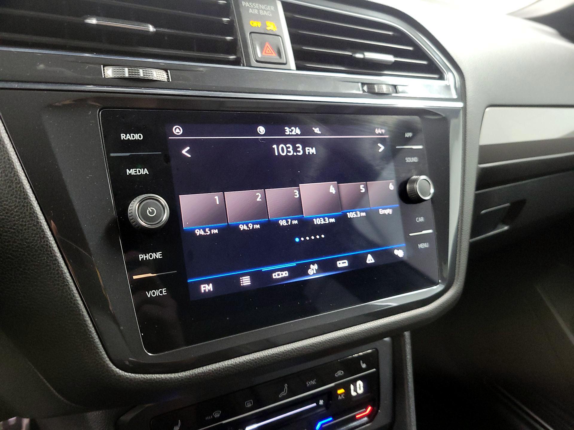 Thumbnail: 2023 Volkswagen Tiguan - 14