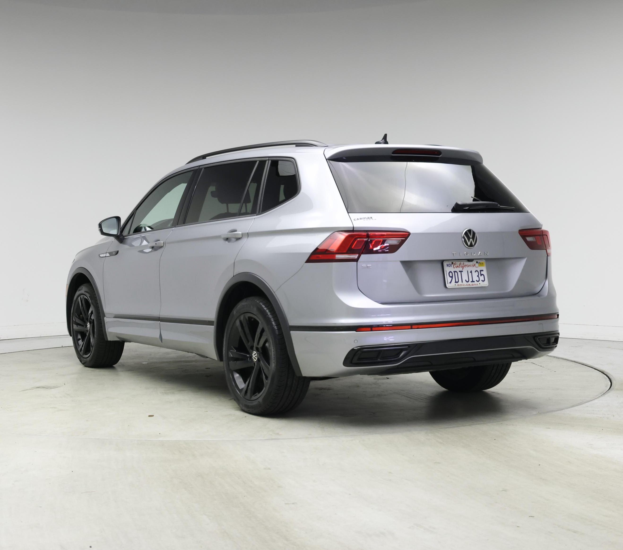 Thumbnail: 2023 Volkswagen Tiguan - 2