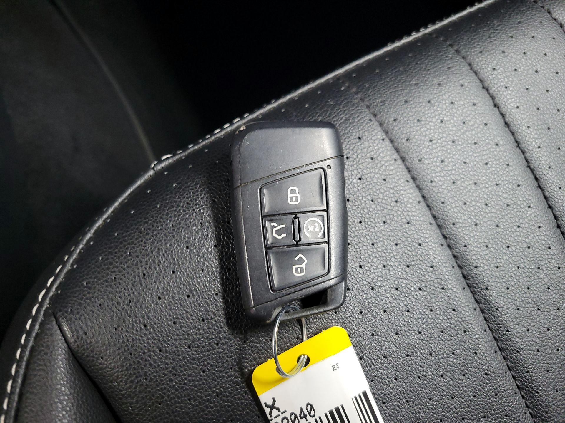 Thumbnail: 2023 Volkswagen Tiguan - 20