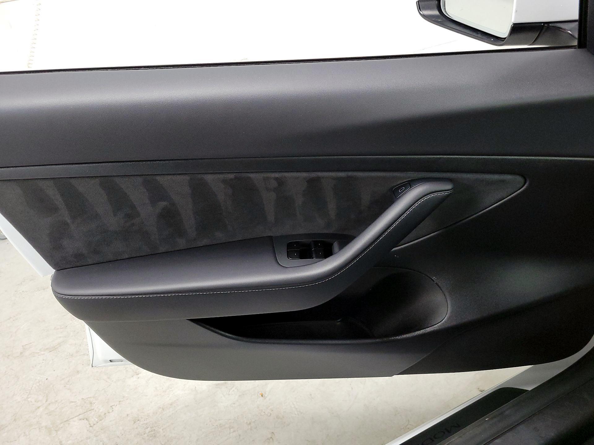 Thumbnail: 2021 Tesla Model 3 - 12