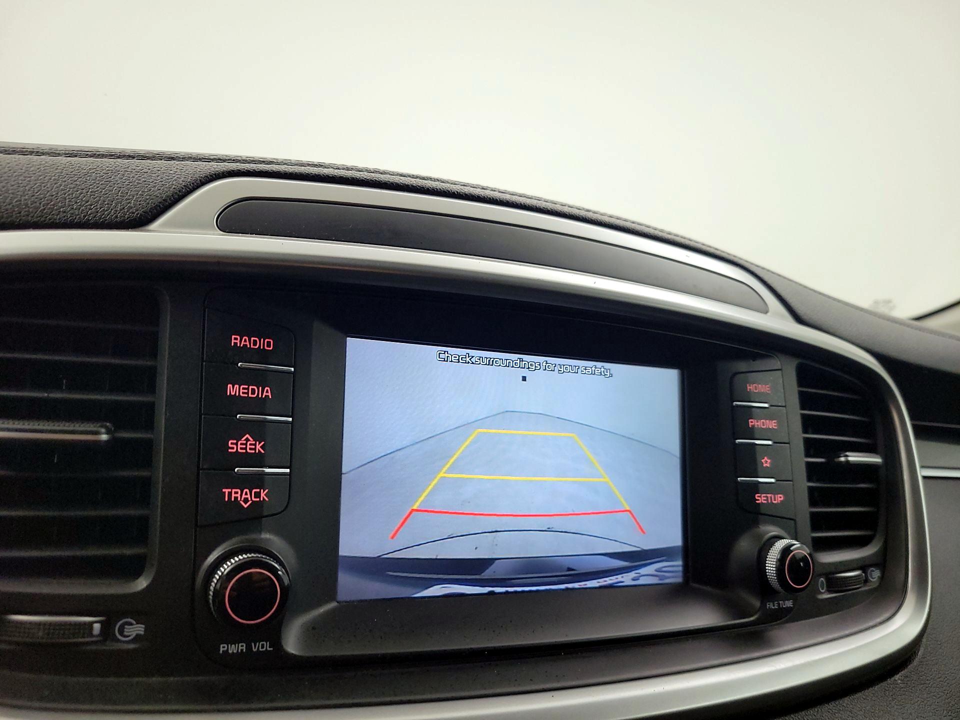 Thumbnail: 2020 Kia Sorento - 14