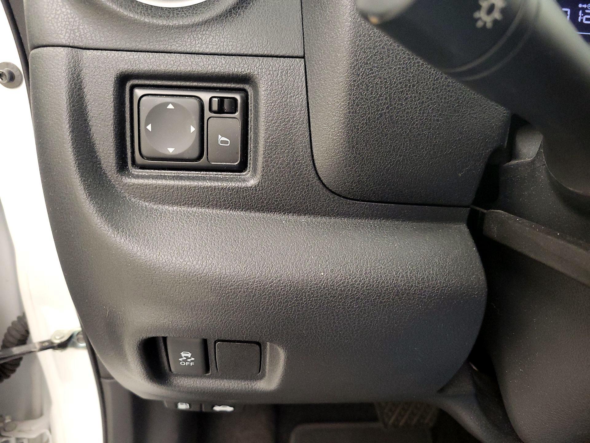 Thumbnail: 2019 Nissan Versa Note - 13