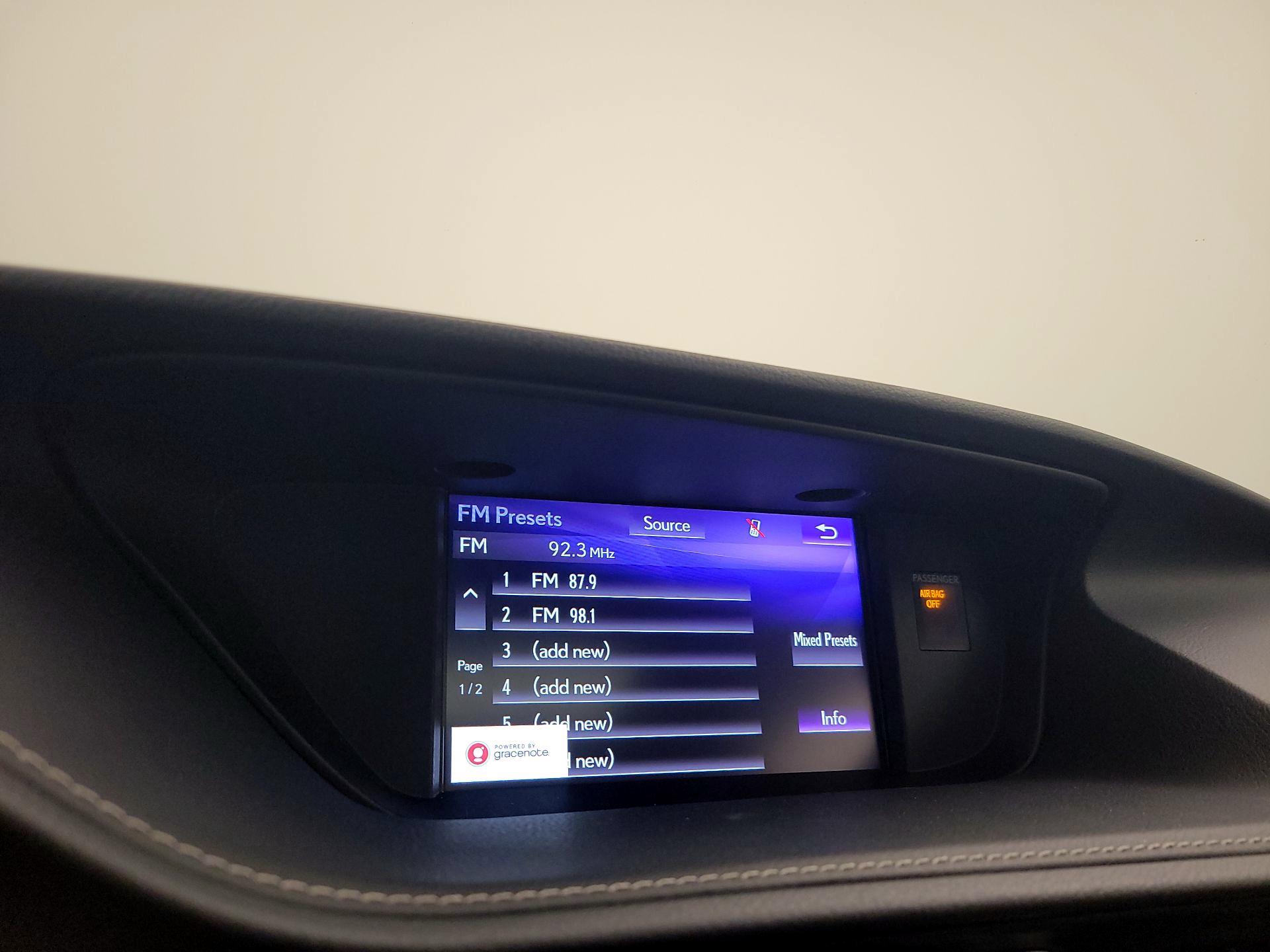 Thumbnail: 2018 Lexus ES - 16