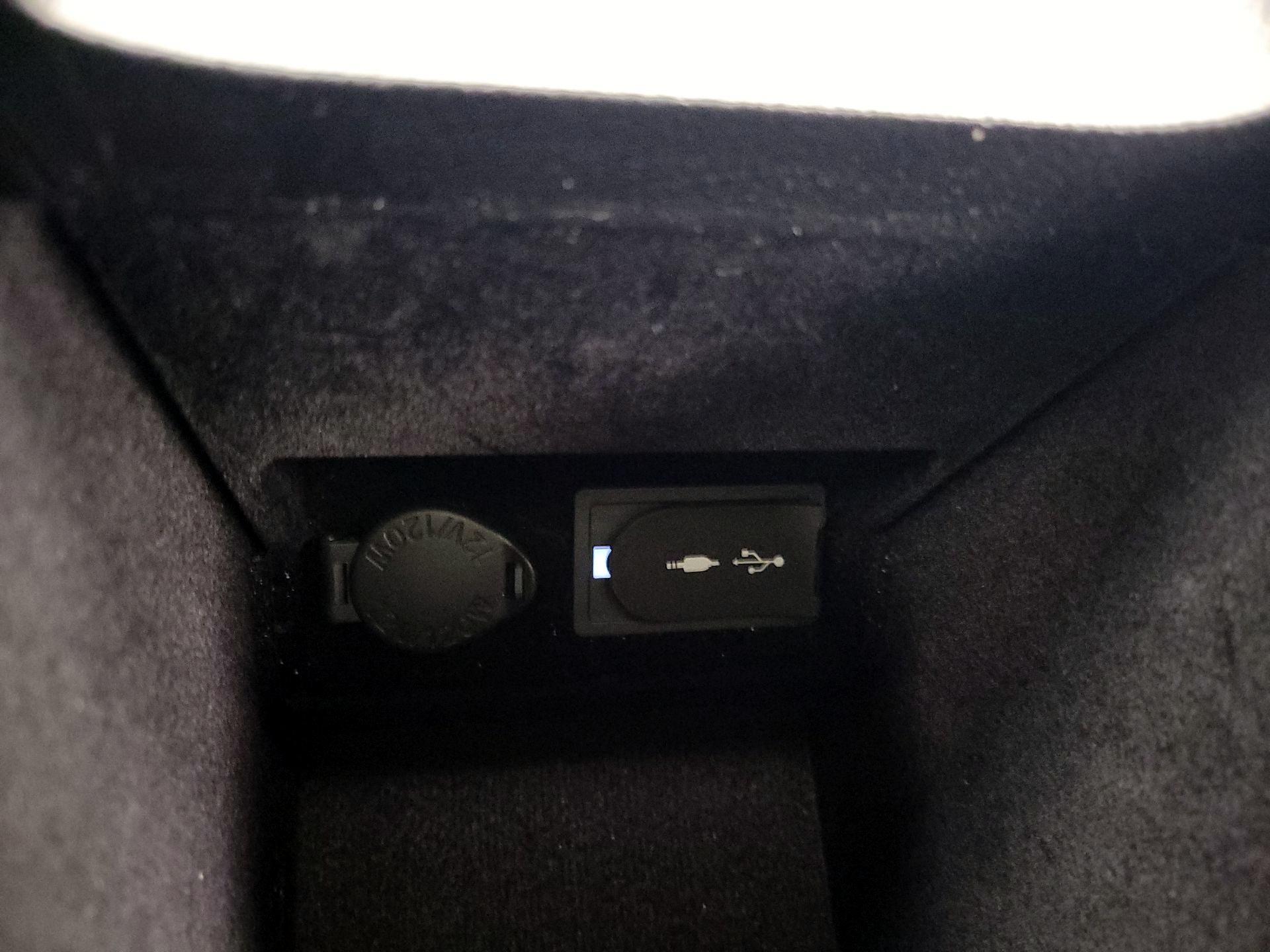 Thumbnail: 2018 Lexus ES - 19