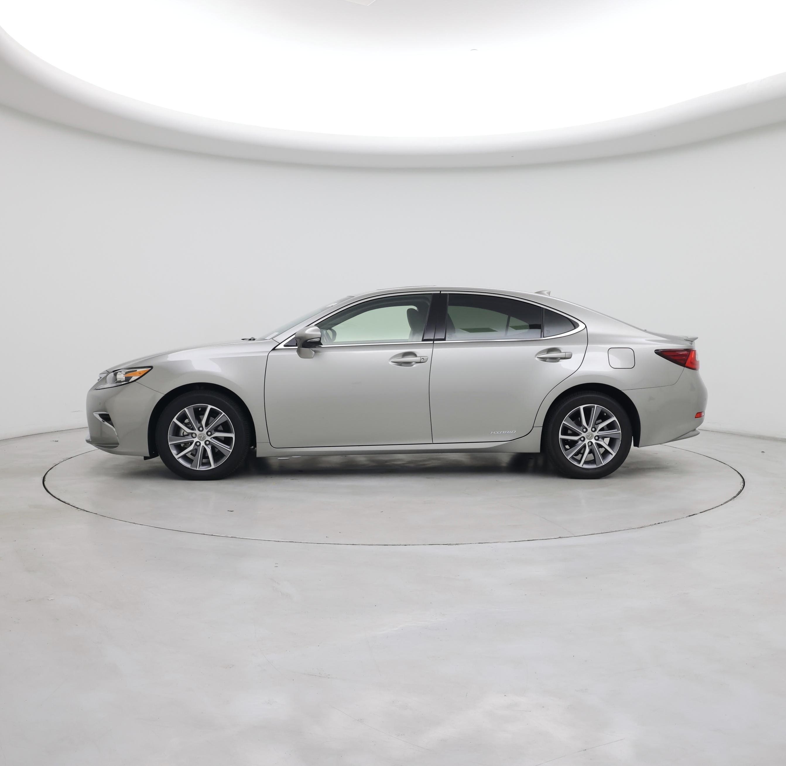 Thumbnail: 2018 Lexus ES - 3