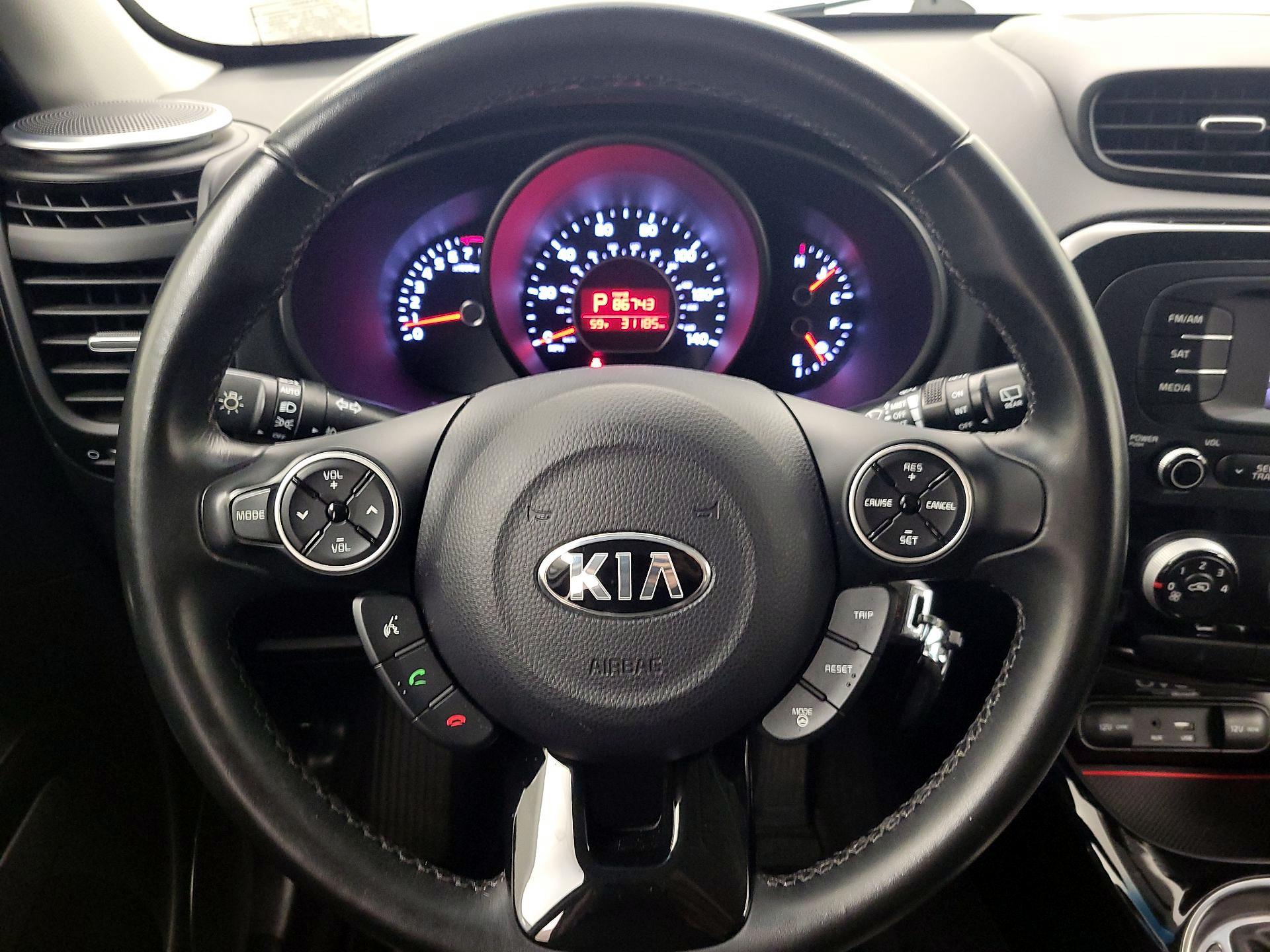 Thumbnail: 2016 Kia Soul - 10