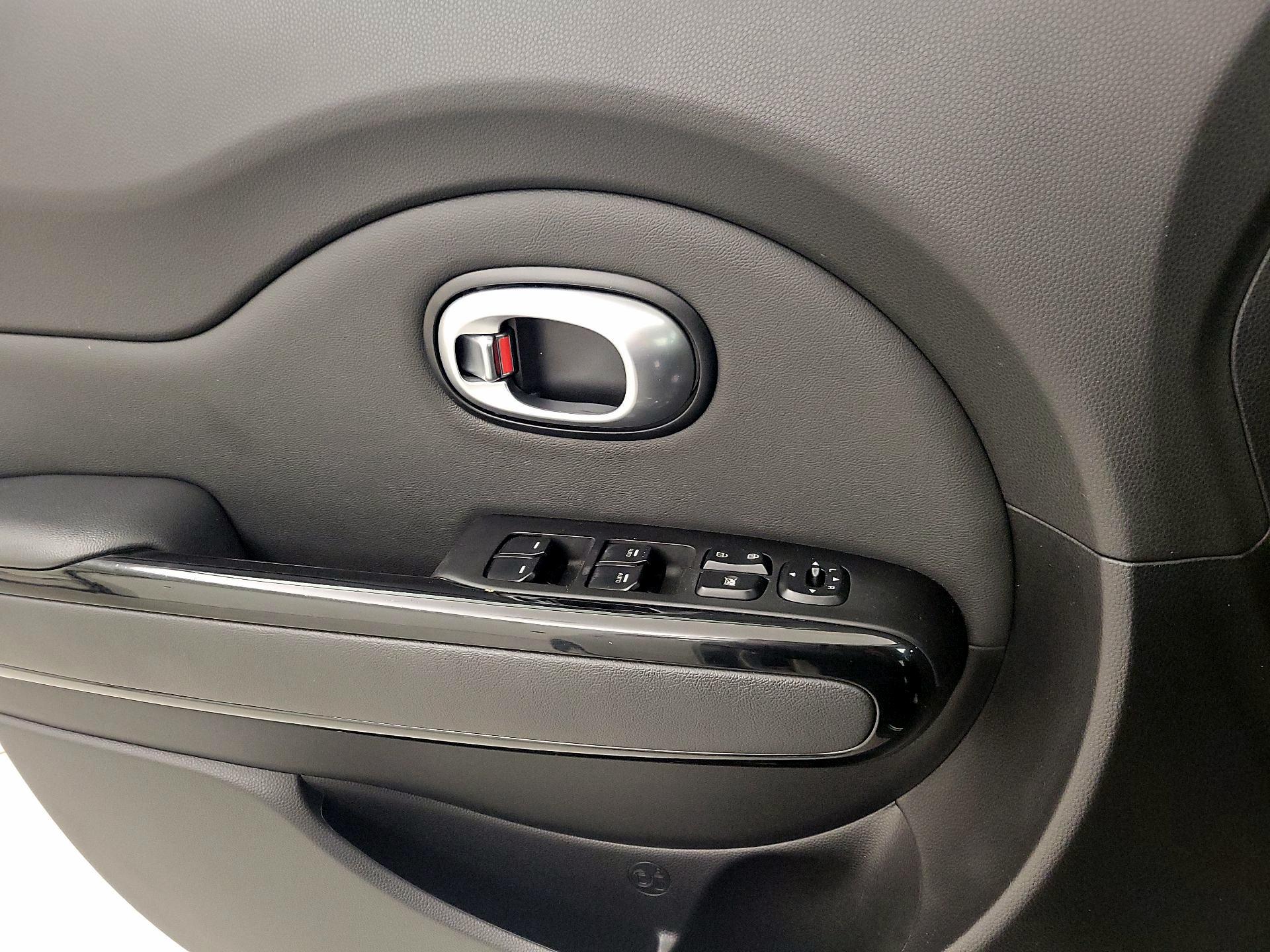 Thumbnail: 2016 Kia Soul - 12