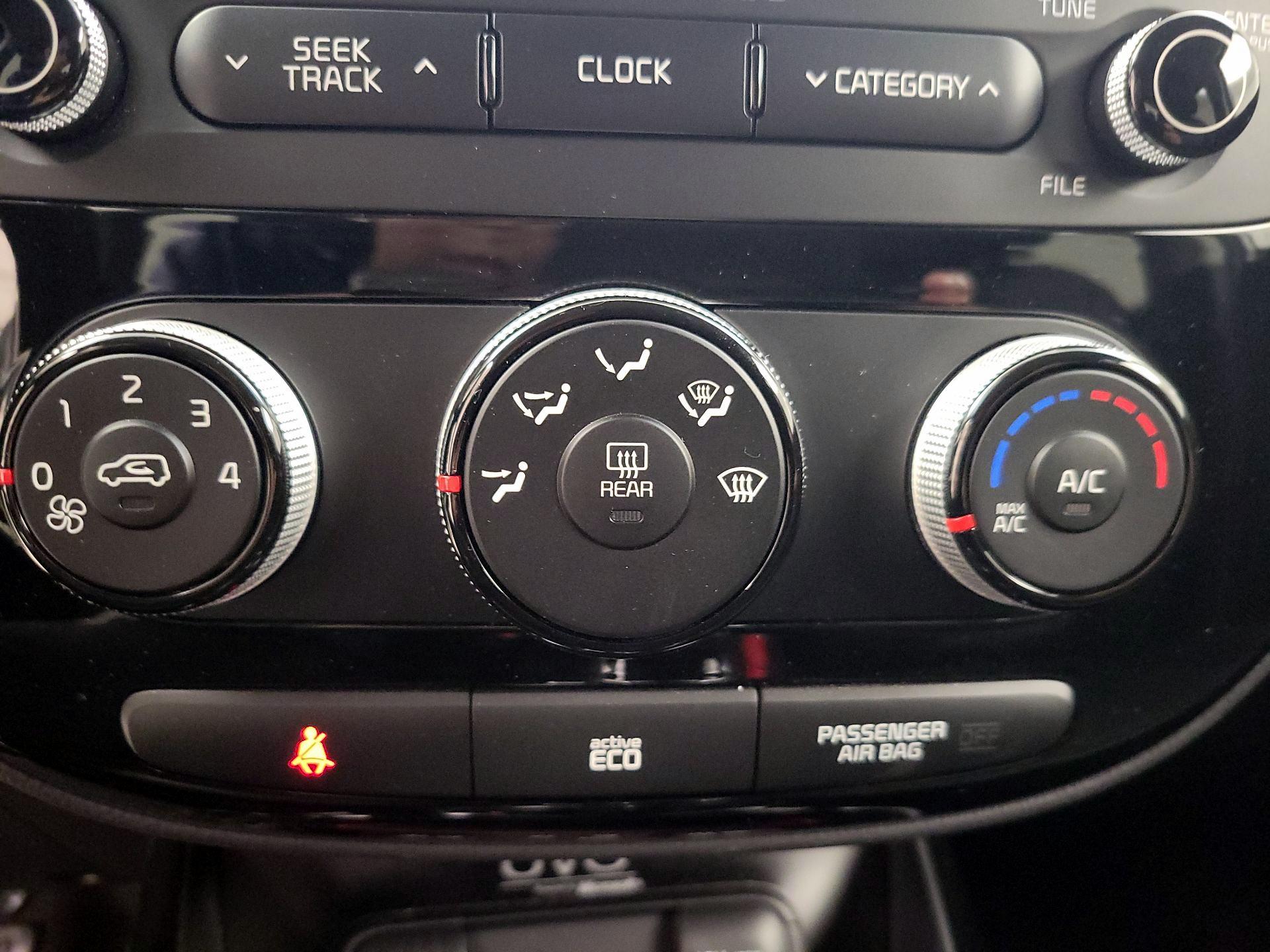 Thumbnail: 2016 Kia Soul - 16