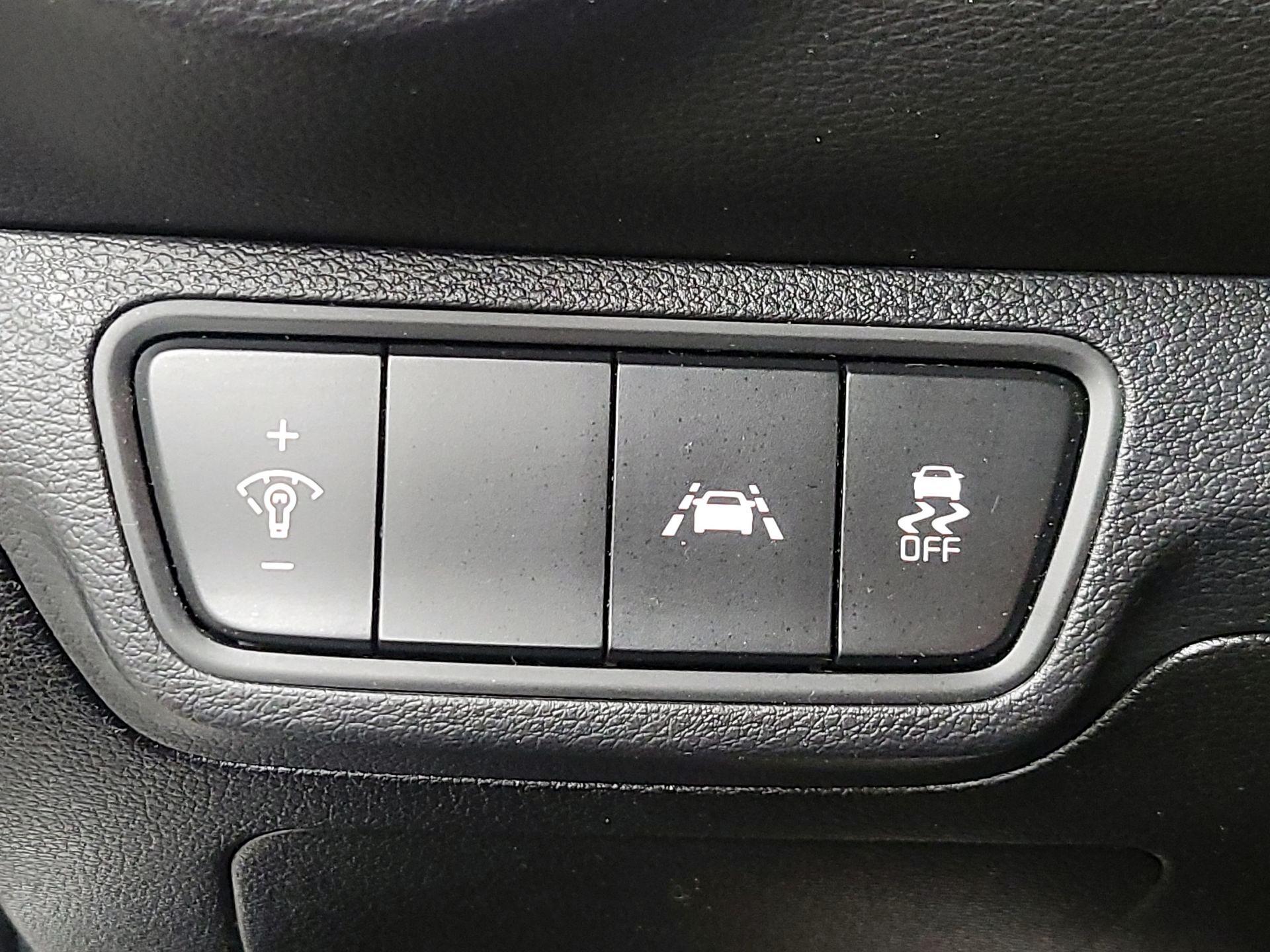 Thumbnail: 2020 Kia Forte - 13