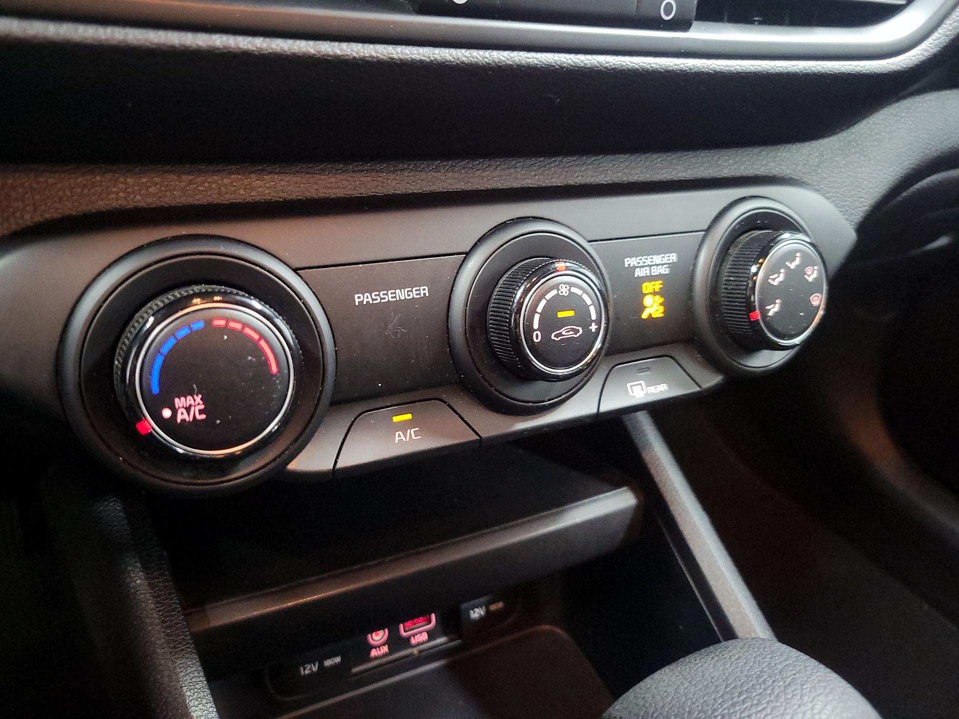 Thumbnail: 2020 Kia Forte - 16