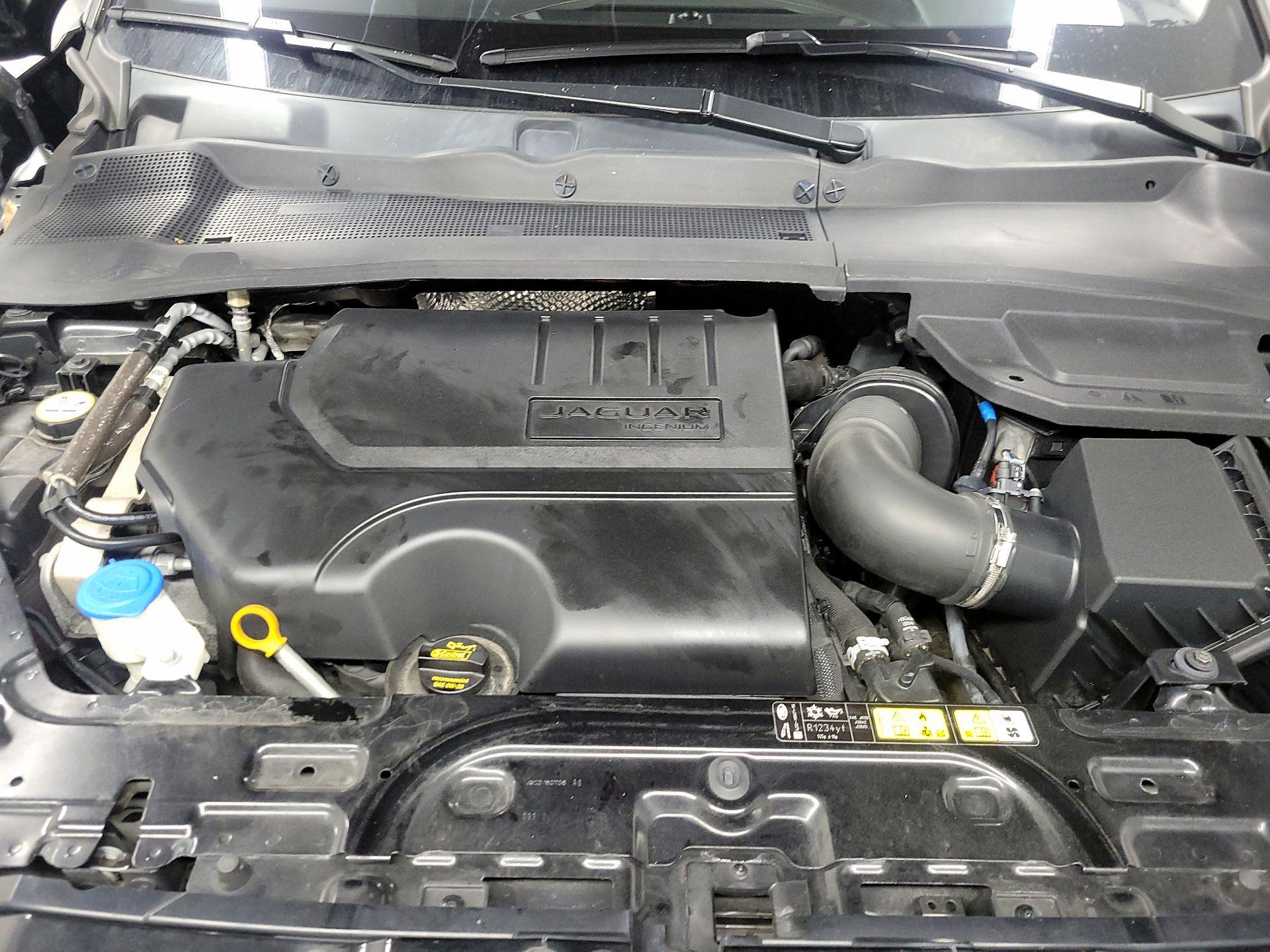 Thumbnail: 2018 Jaguar E-Pace - 20