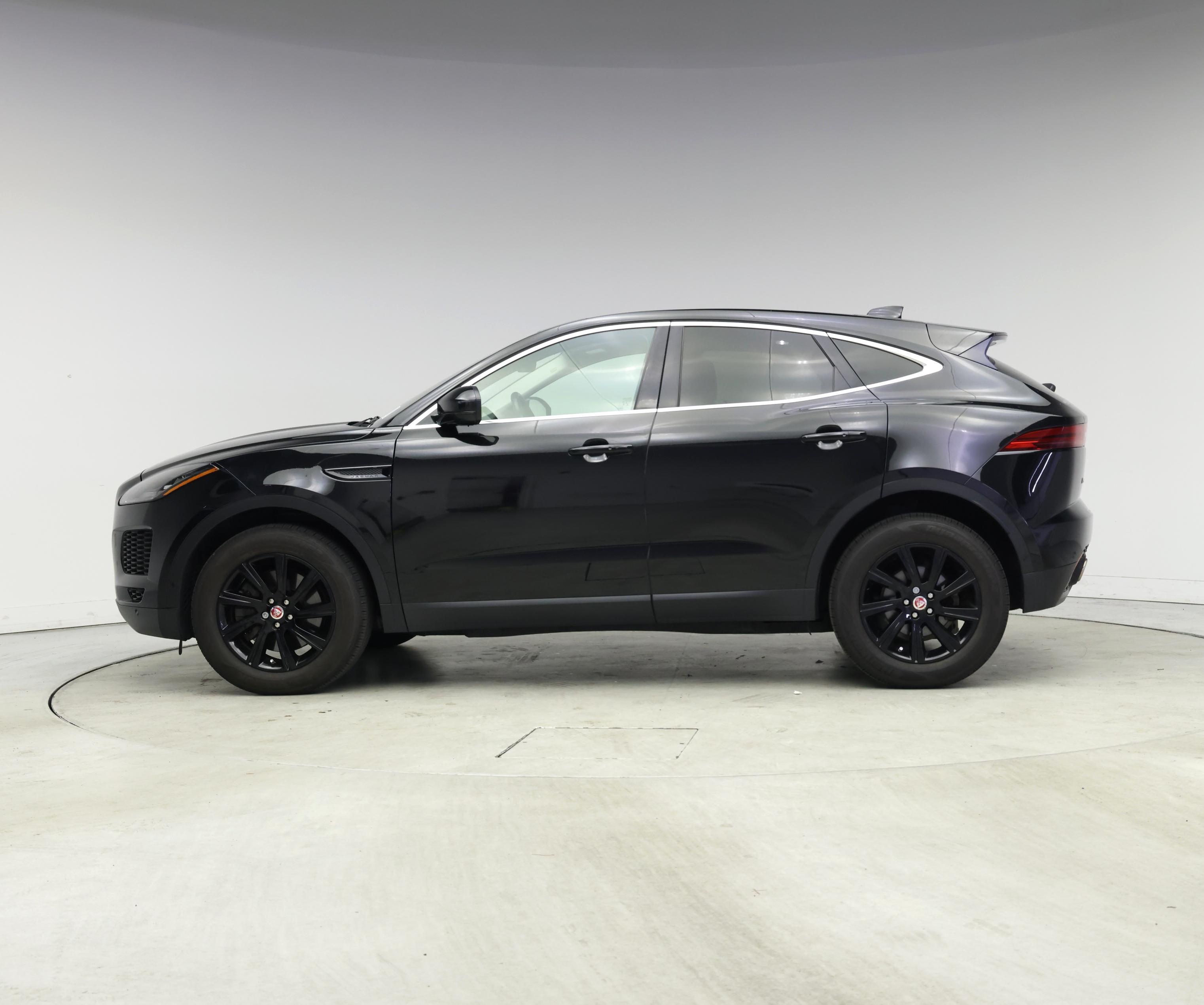 Thumbnail: 2018 Jaguar E-Pace - 3