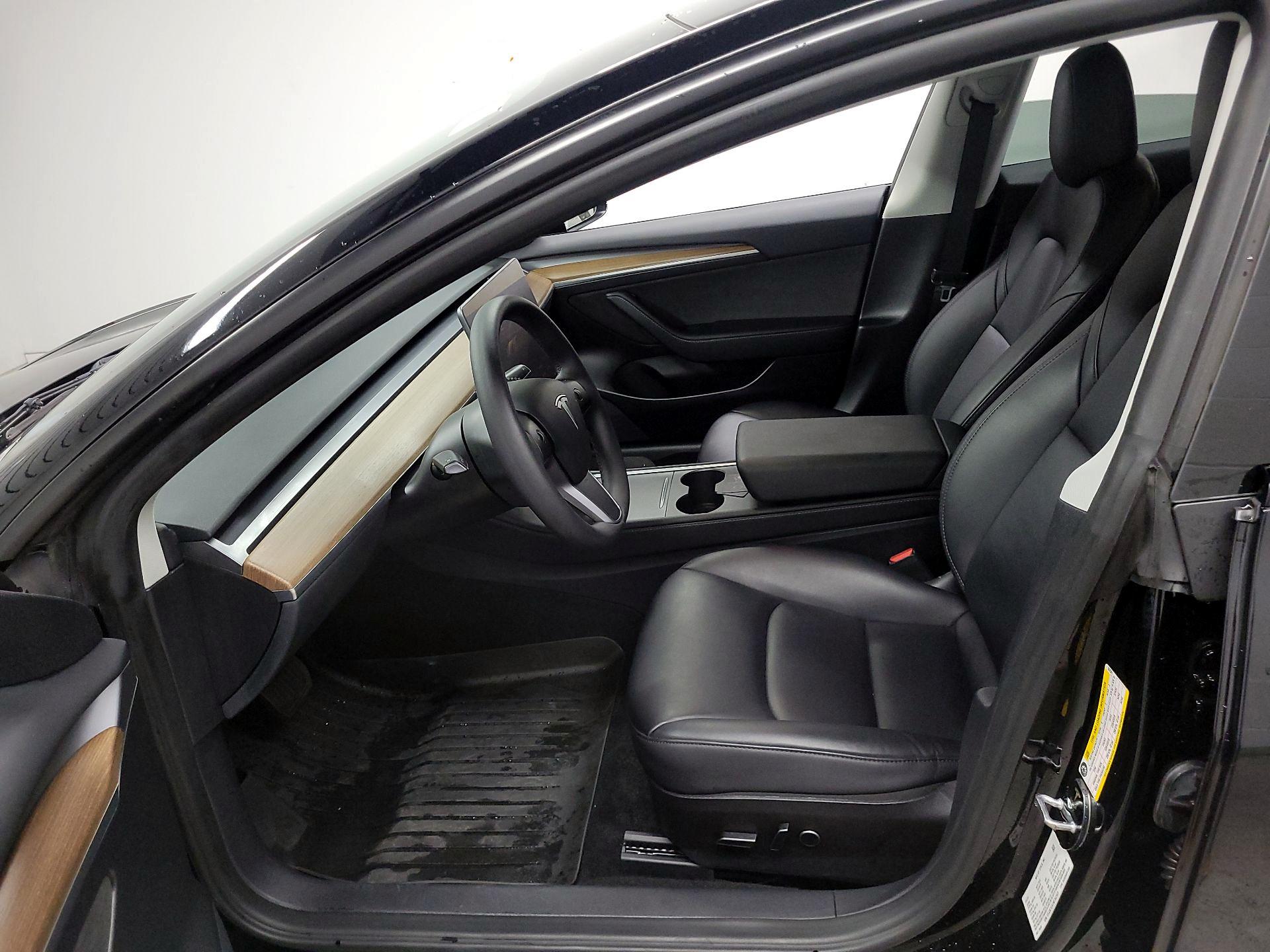 Thumbnail: 2022 Tesla Model 3 - 11