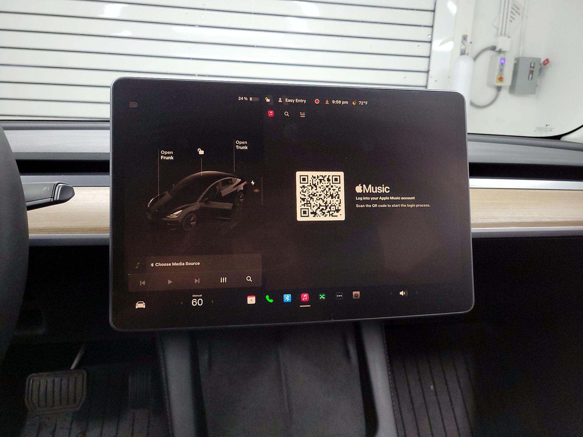 Thumbnail: 2022 Tesla Model 3 - 14