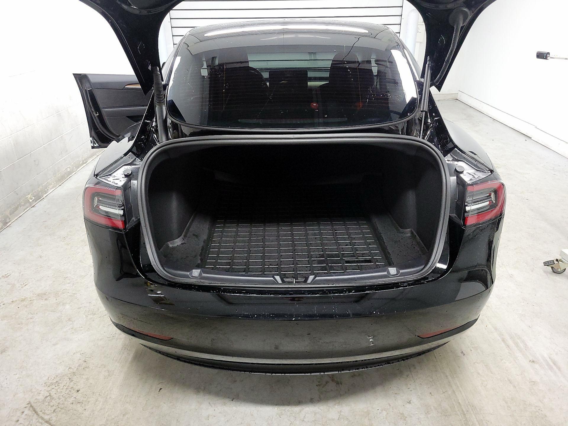 Thumbnail: 2022 Tesla Model 3 - 18