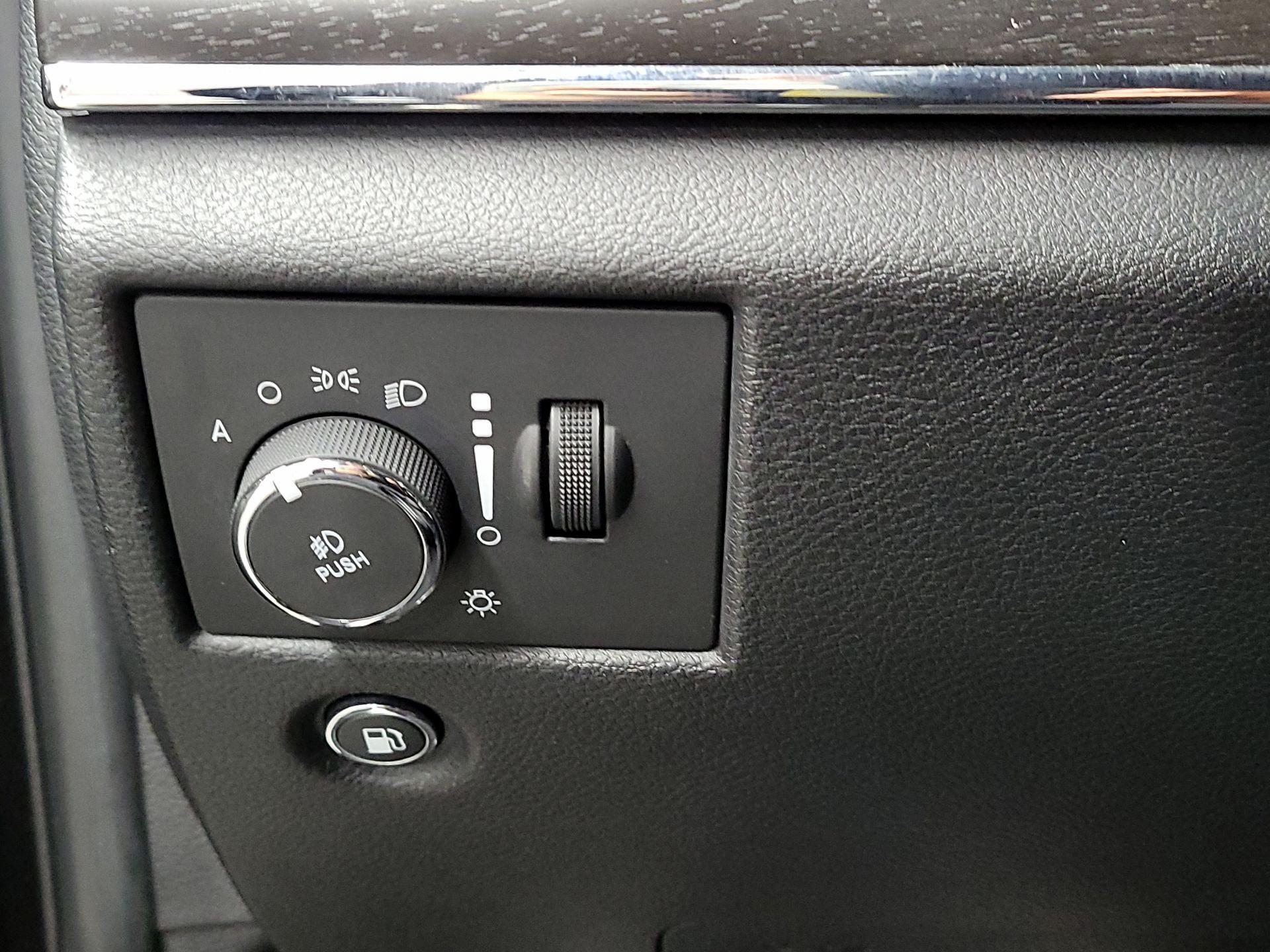 Thumbnail: 2016 Jeep Grand Cherokee - 13