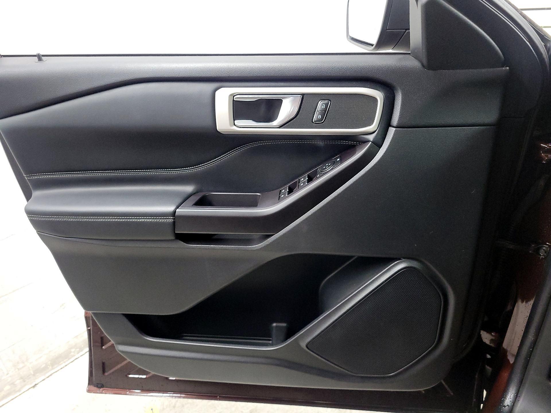 Thumbnail: 2020 Ford Explorer - 12