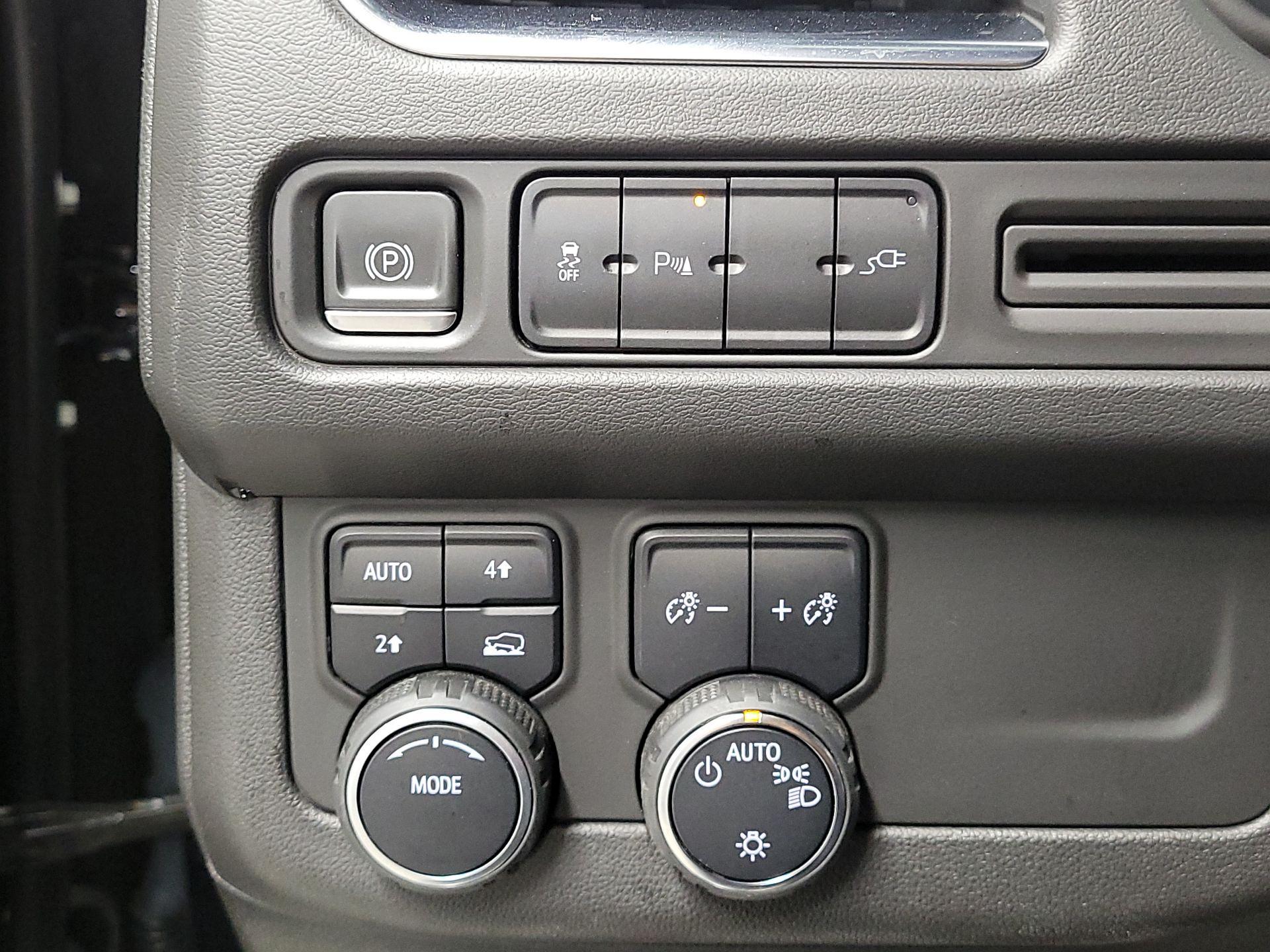 Thumbnail: 2021 Chevrolet Suburban - 13