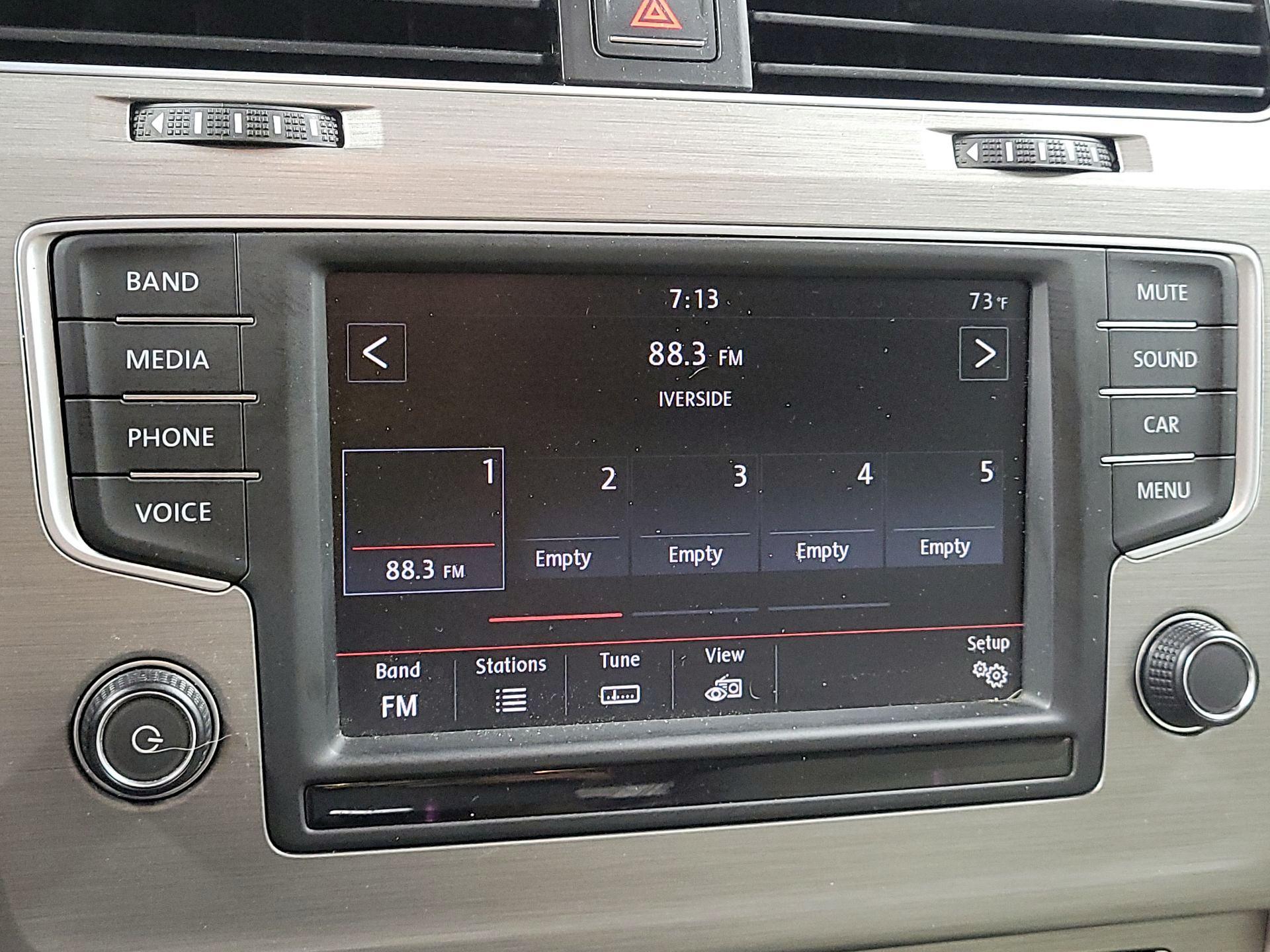 Thumbnail: 2016 Volkswagen Golf - 14