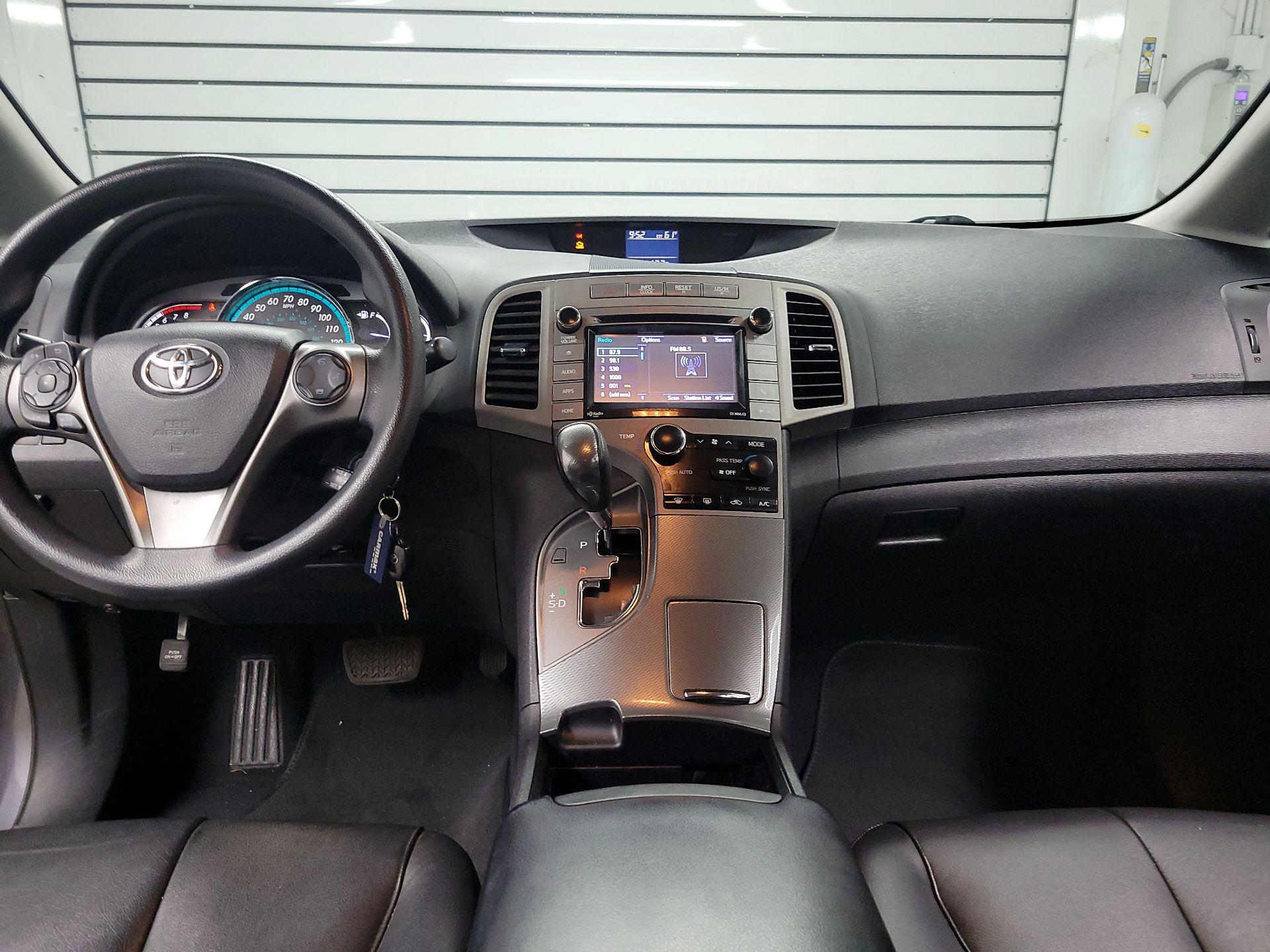 Thumbnail: 2015 Toyota Venza - 9