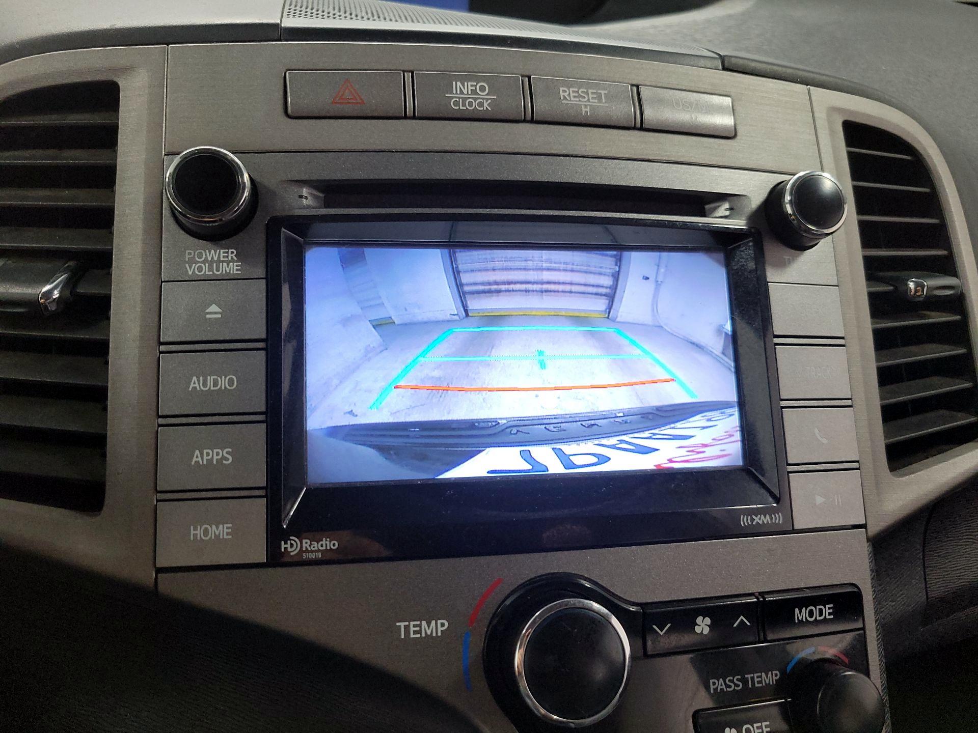 Thumbnail: 2015 Toyota Venza - 14