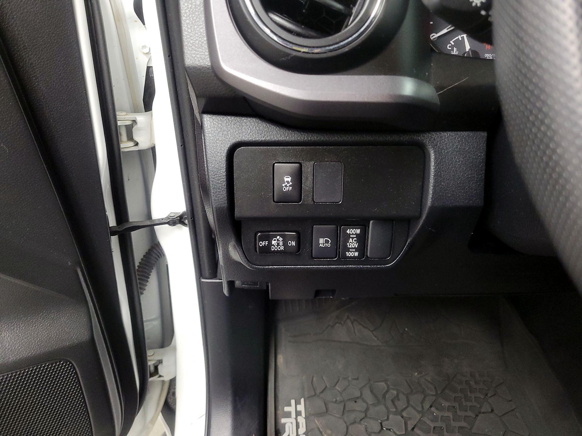 Thumbnail: 2023 Toyota Tacoma - 13