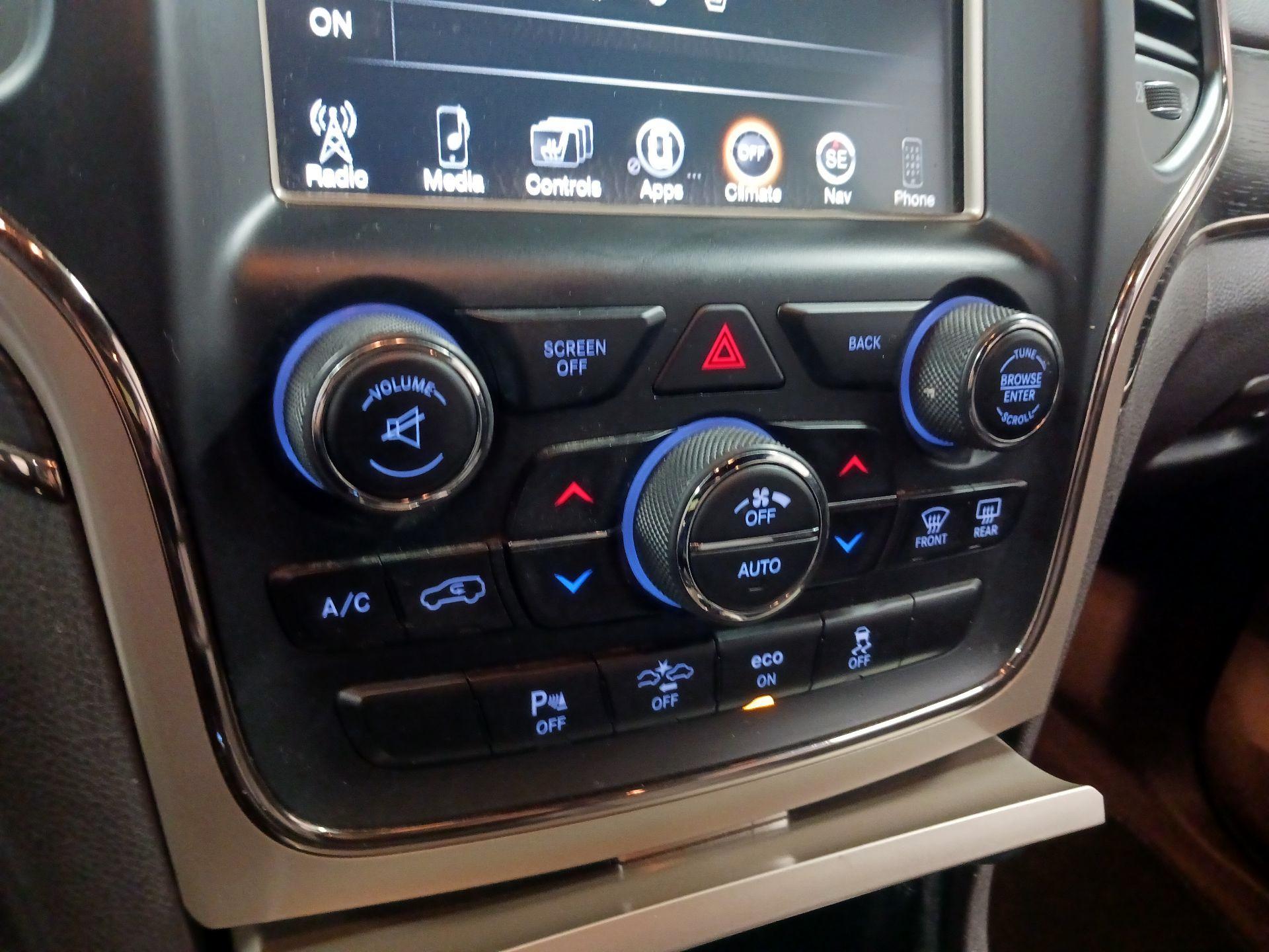 Thumbnail: 2014 Jeep Grand Cherokee - 15