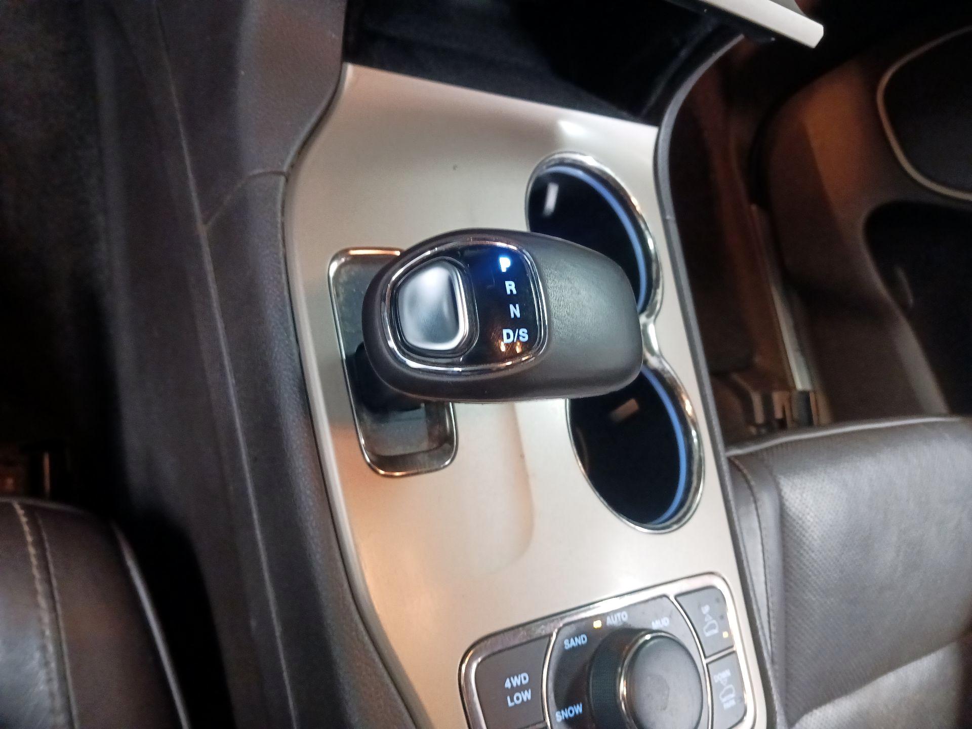 Thumbnail: 2014 Jeep Grand Cherokee - 16