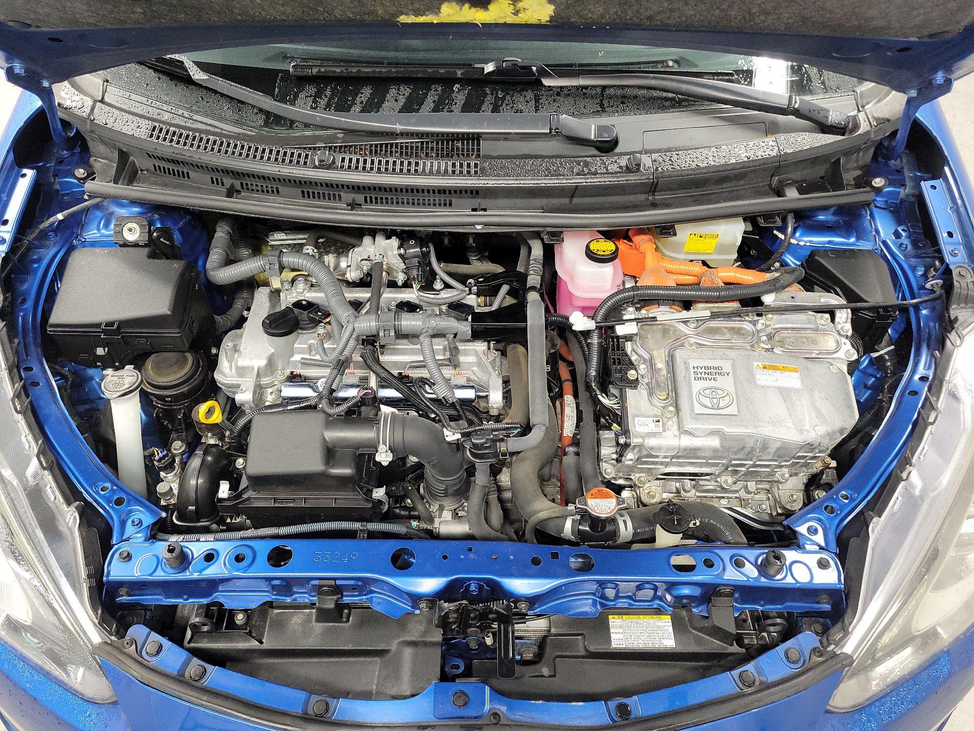 Thumbnail: 2016 Toyota Prius c - 19