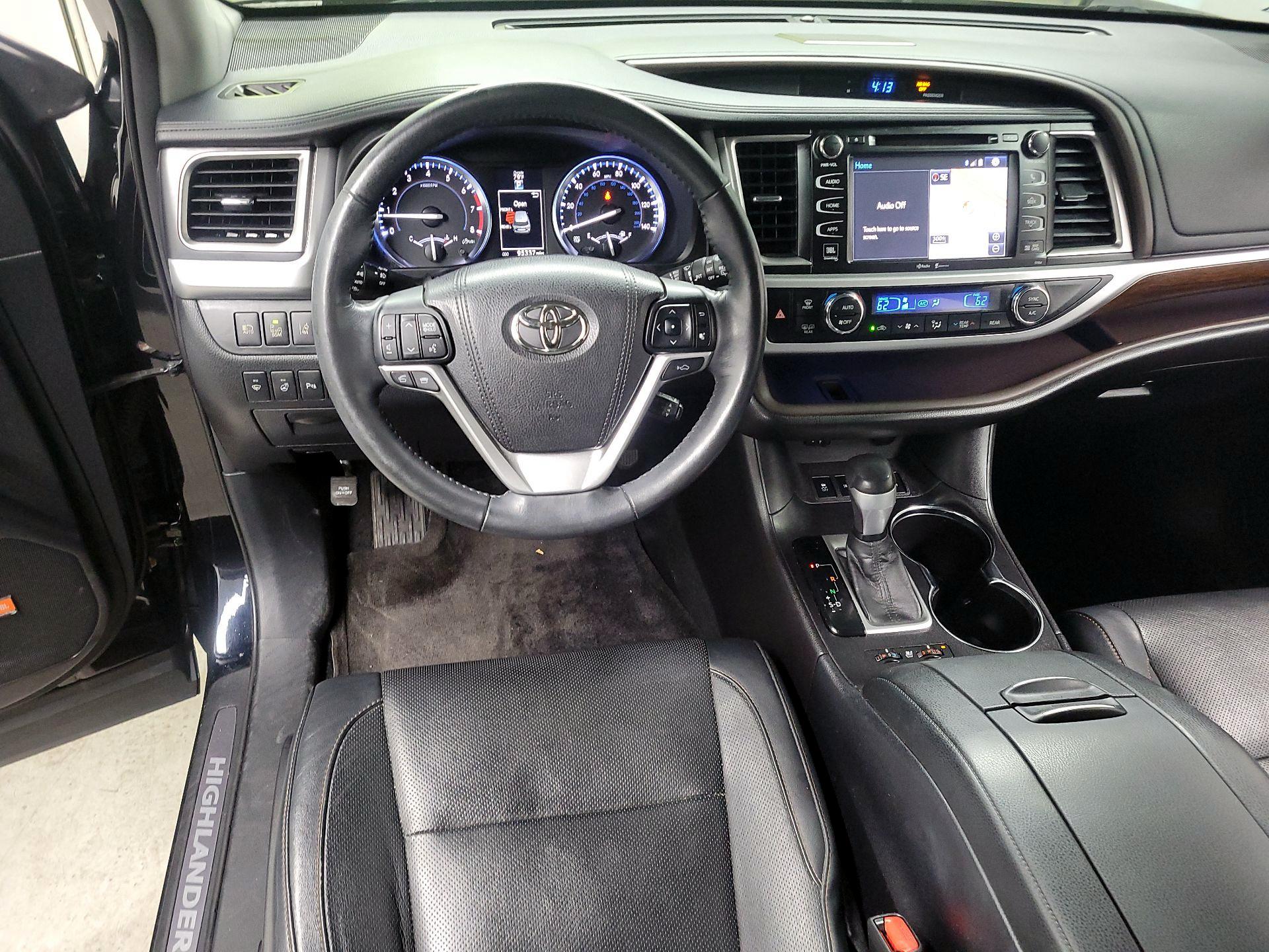 Thumbnail: 2015 Toyota Highlander - 9